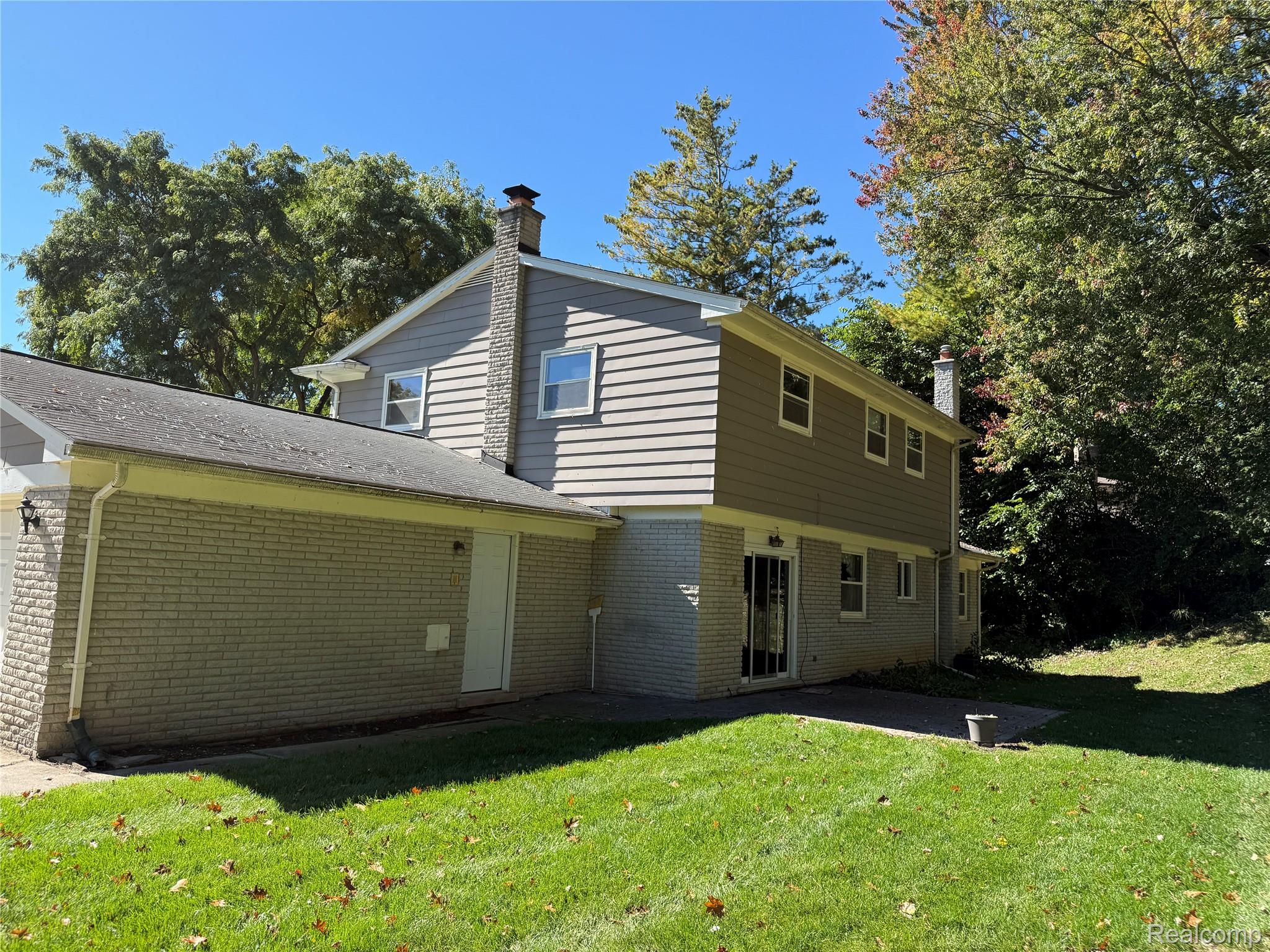 353 Broadleaf Drive Property Photo 14