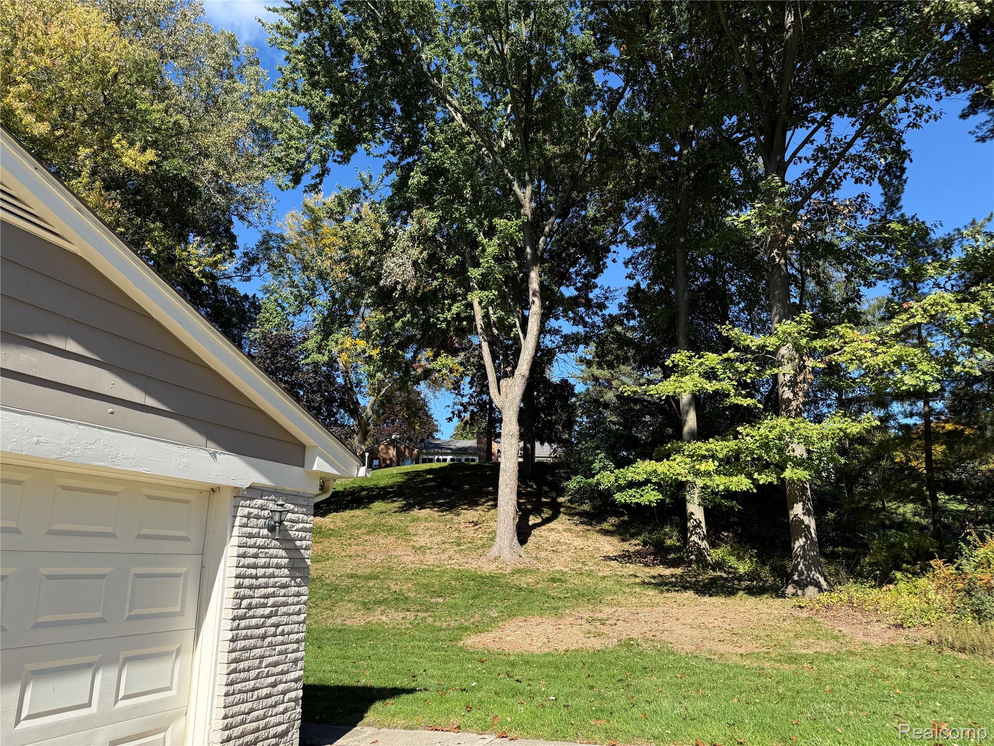 353 Broadleaf Drive Property Photo 18