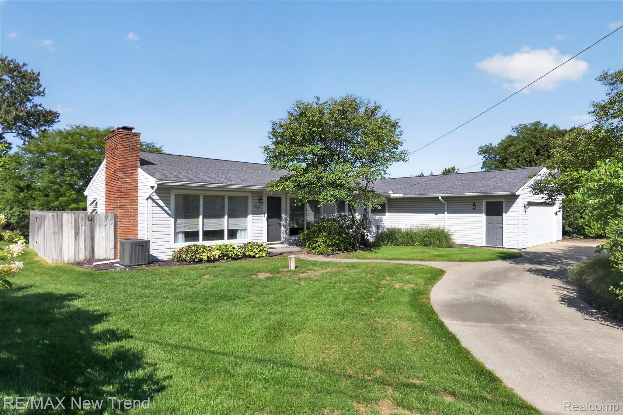 2529 S Commerce Road Property Photo 1