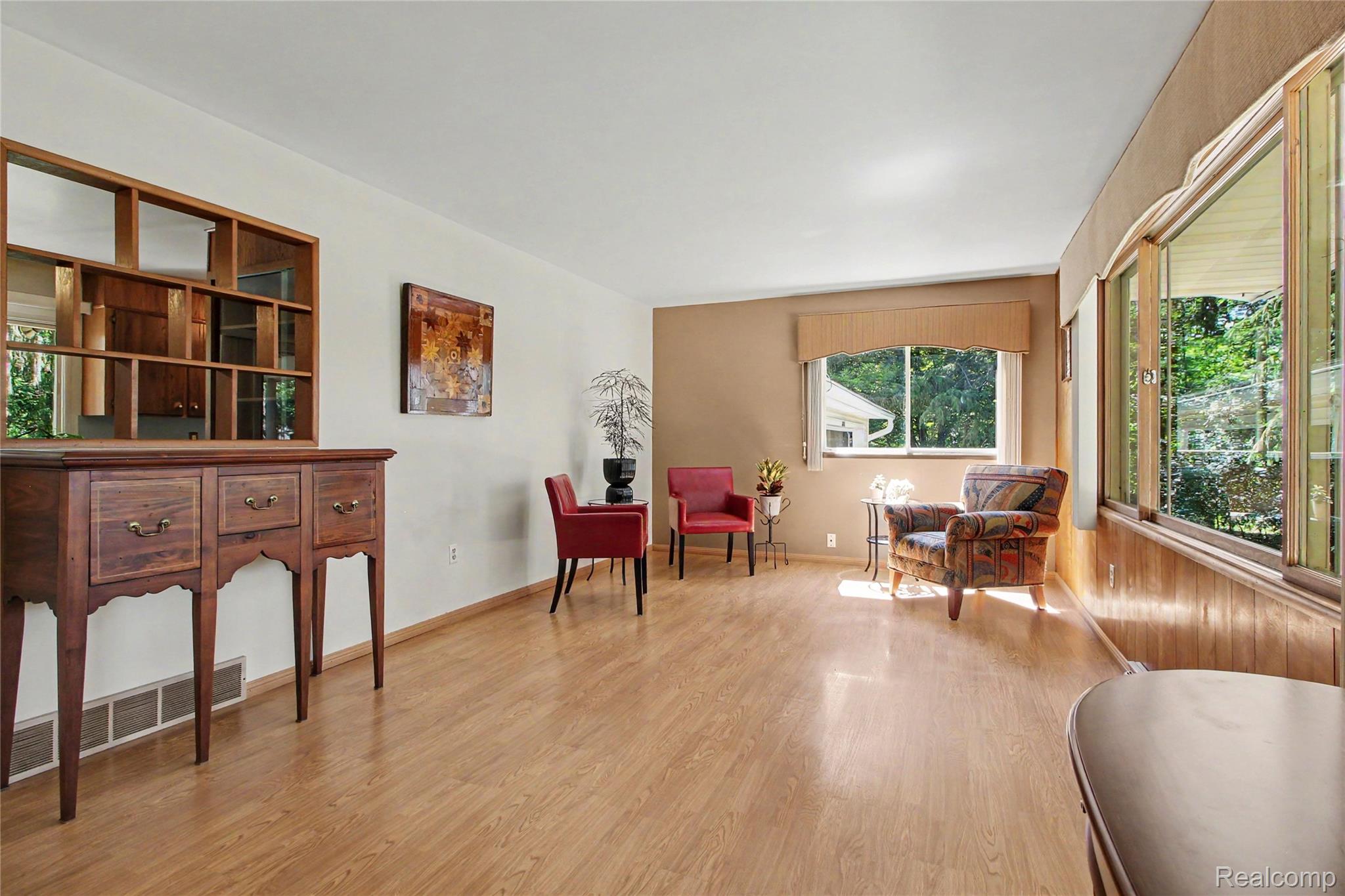 3416 E Pineview Drive Property Photo 3