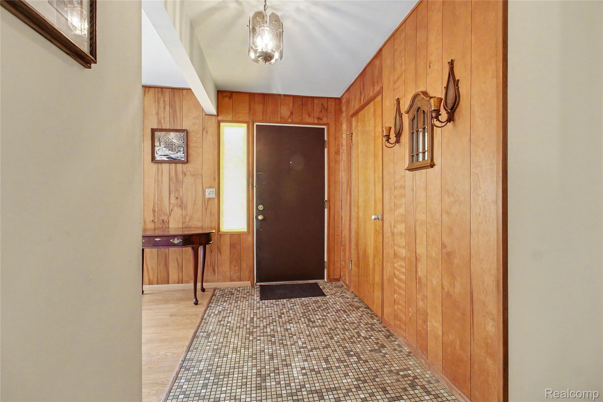3416 E Pineview Drive Property Photo 5