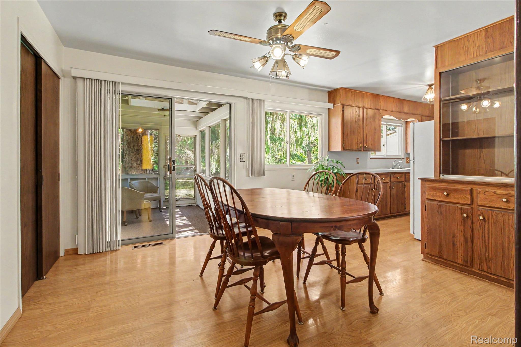3416 E Pineview Drive Property Photo 6