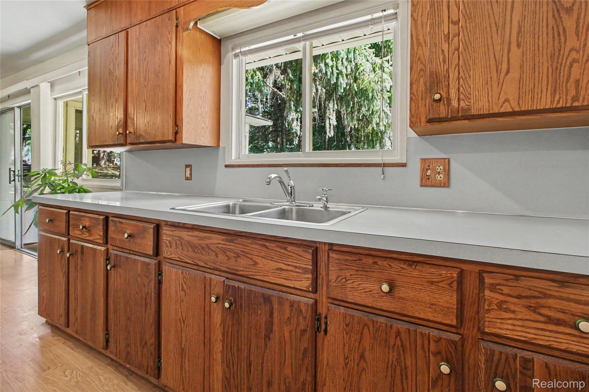 3416 E Pineview Drive Property Photo 8
