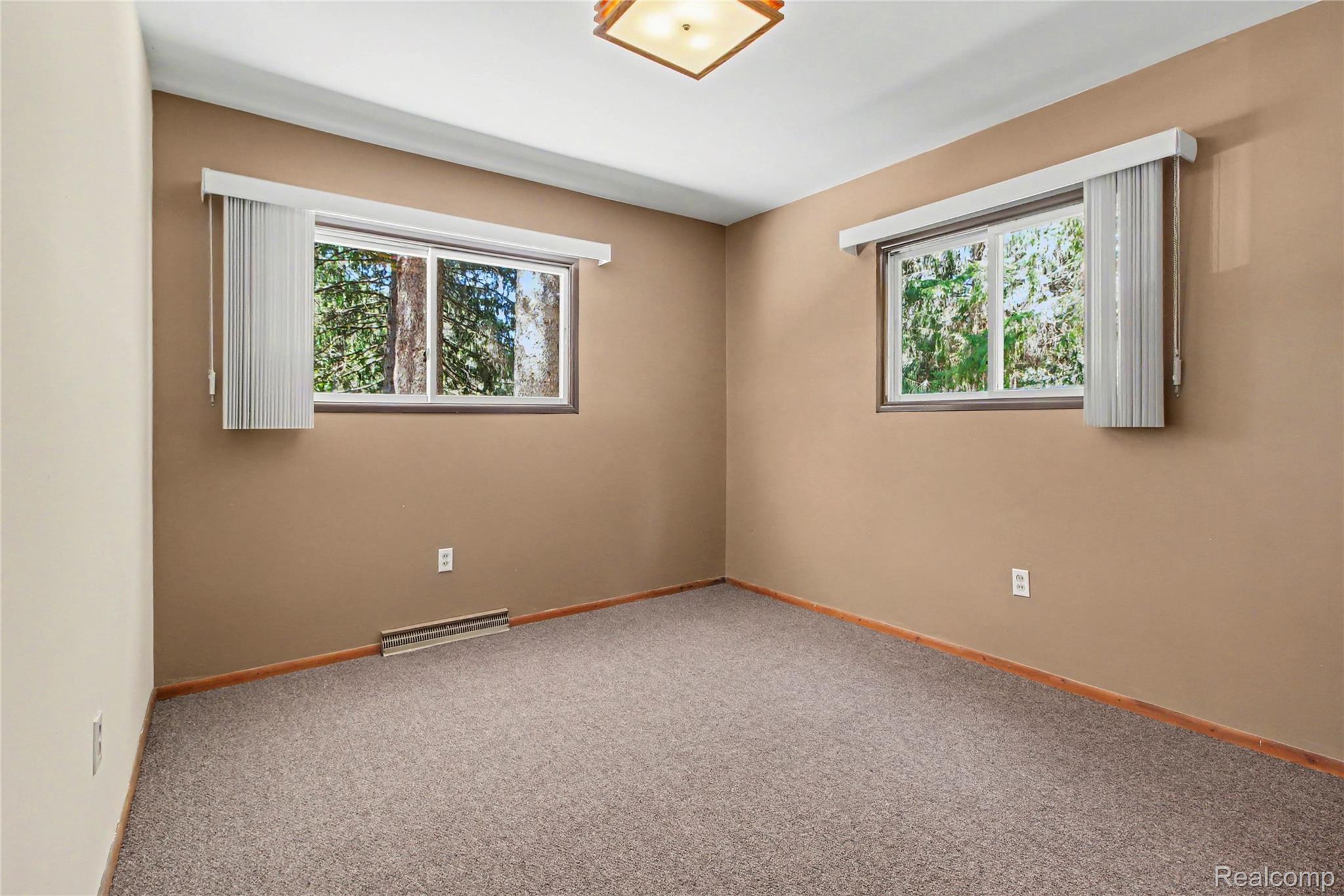3416 E Pineview Drive Property Photo 13