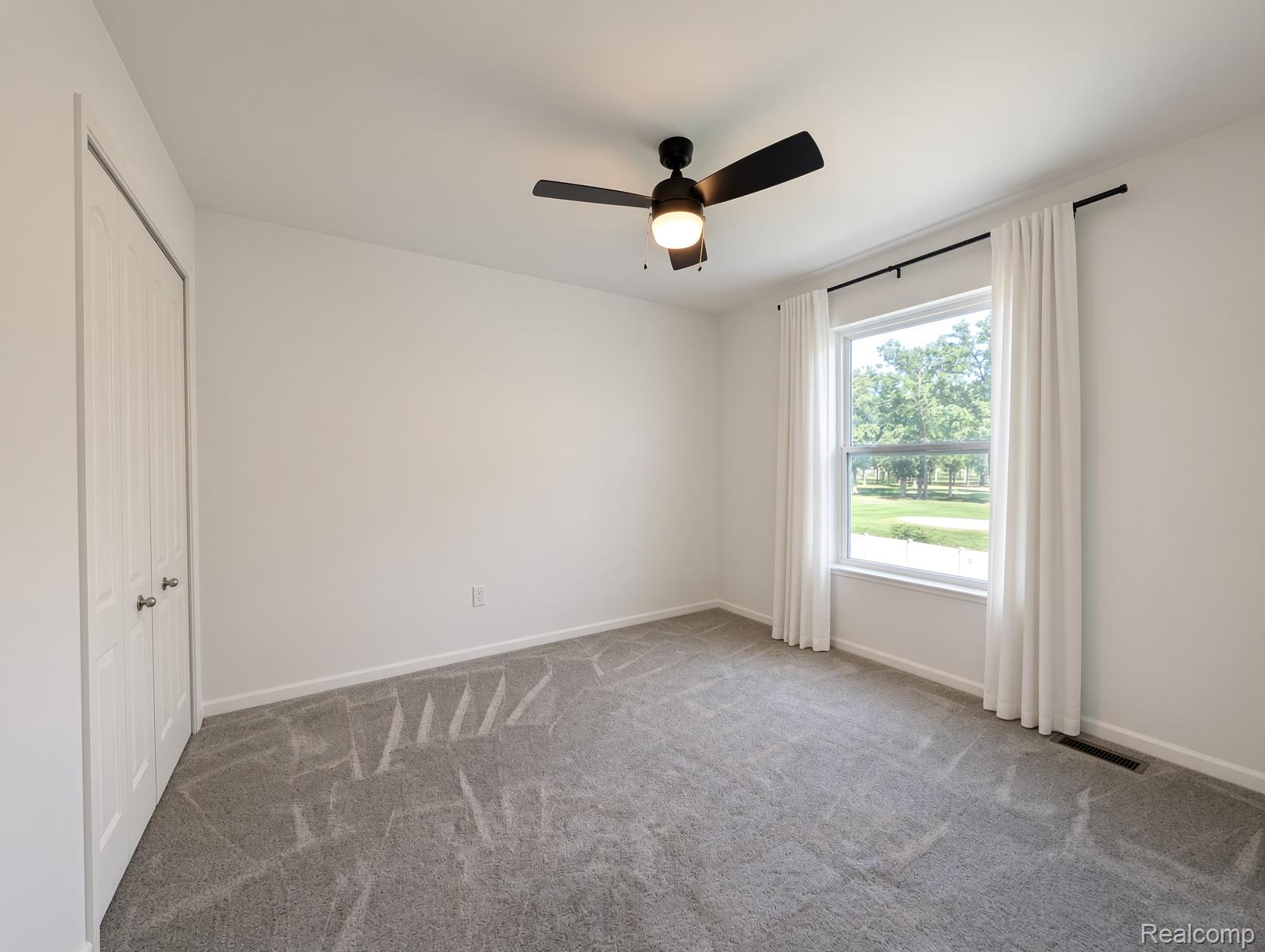 874 Henning Street Property Photo 19