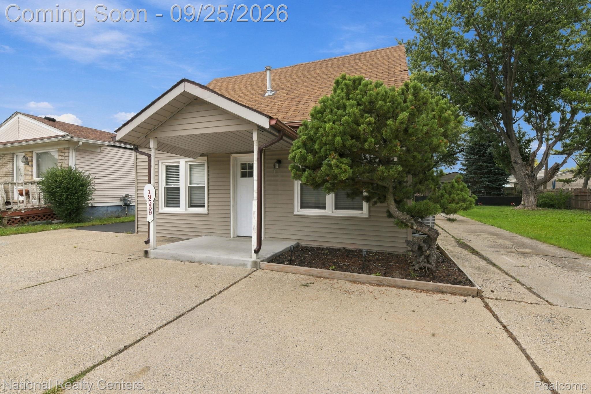 19559 E 14 Mile Road Property Photo 3