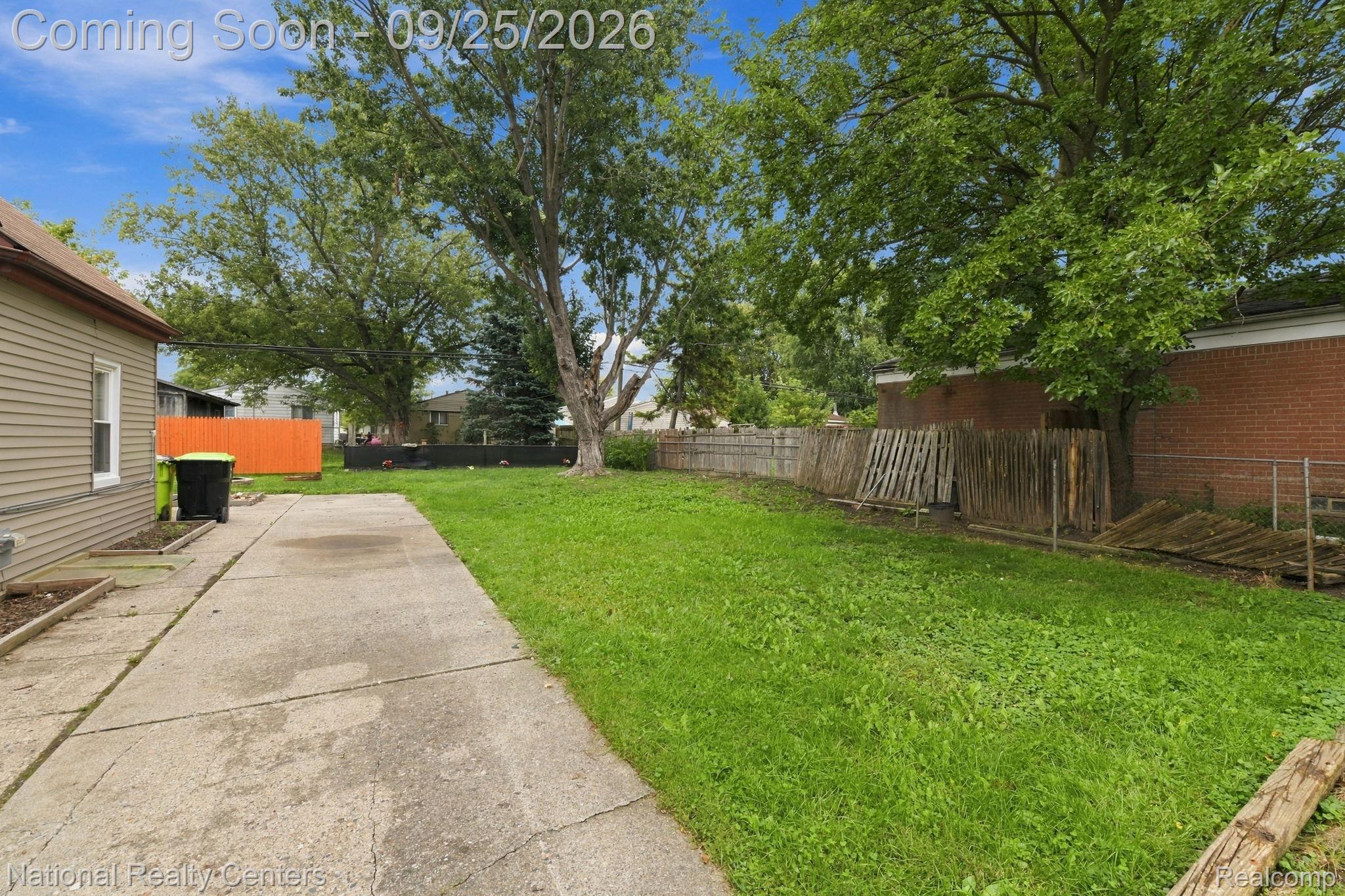 19559 E 14 Mile Road Property Photo 4