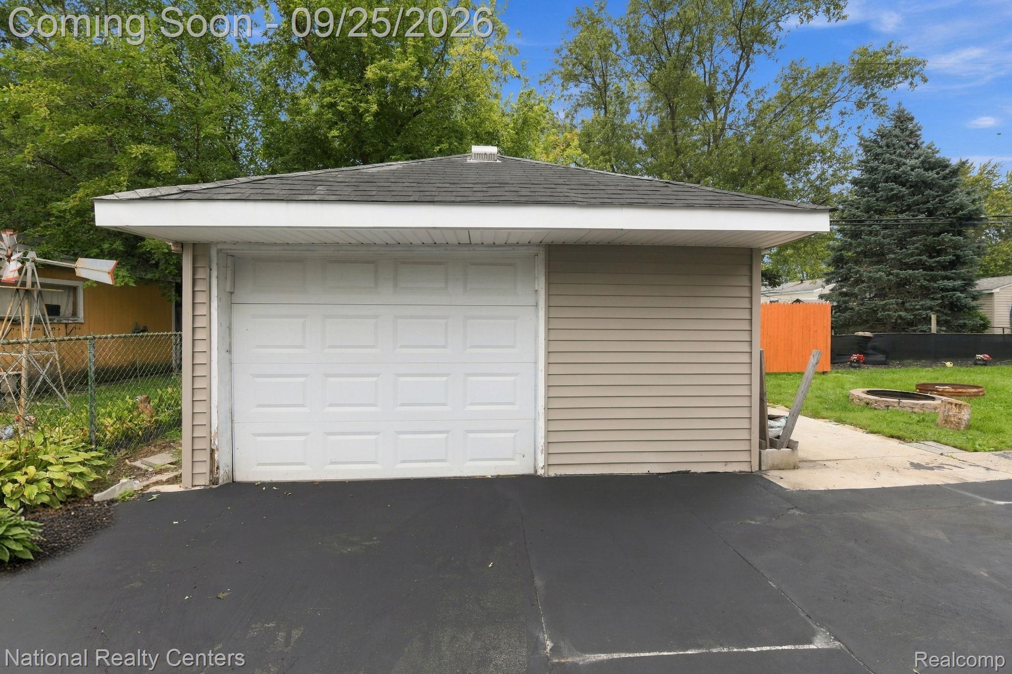 19559 E 14 Mile Road Property Photo 6