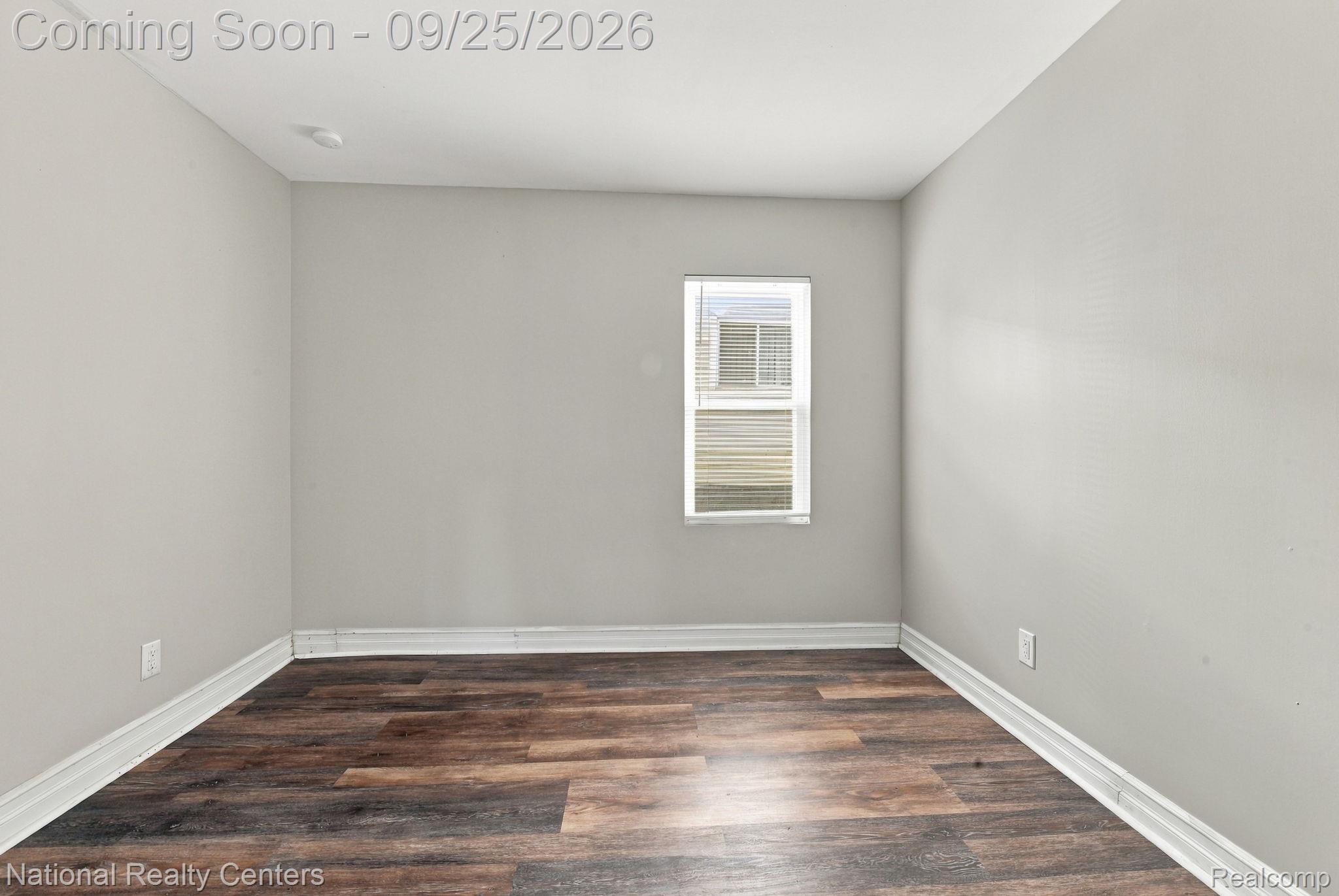19559 E 14 Mile Road Property Photo 14