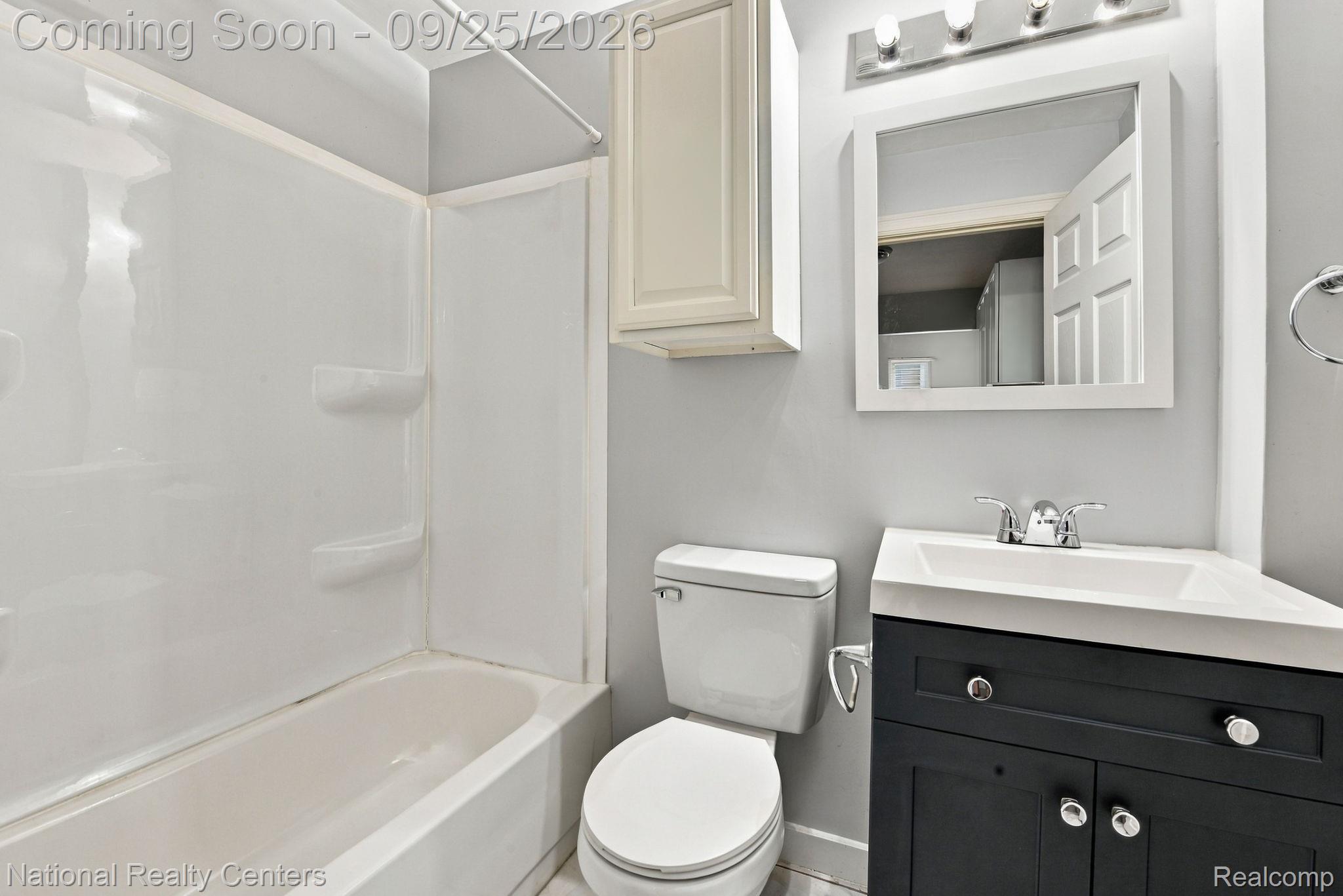 19559 E 14 Mile Road Property Photo 16