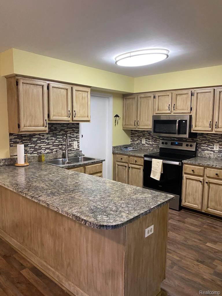 20404 Birch Meadow Drive Property Photo 3