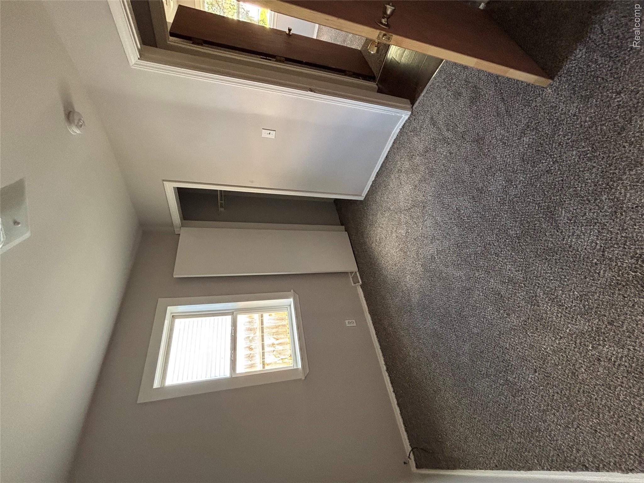 2836 Thom Street Property Photo 6