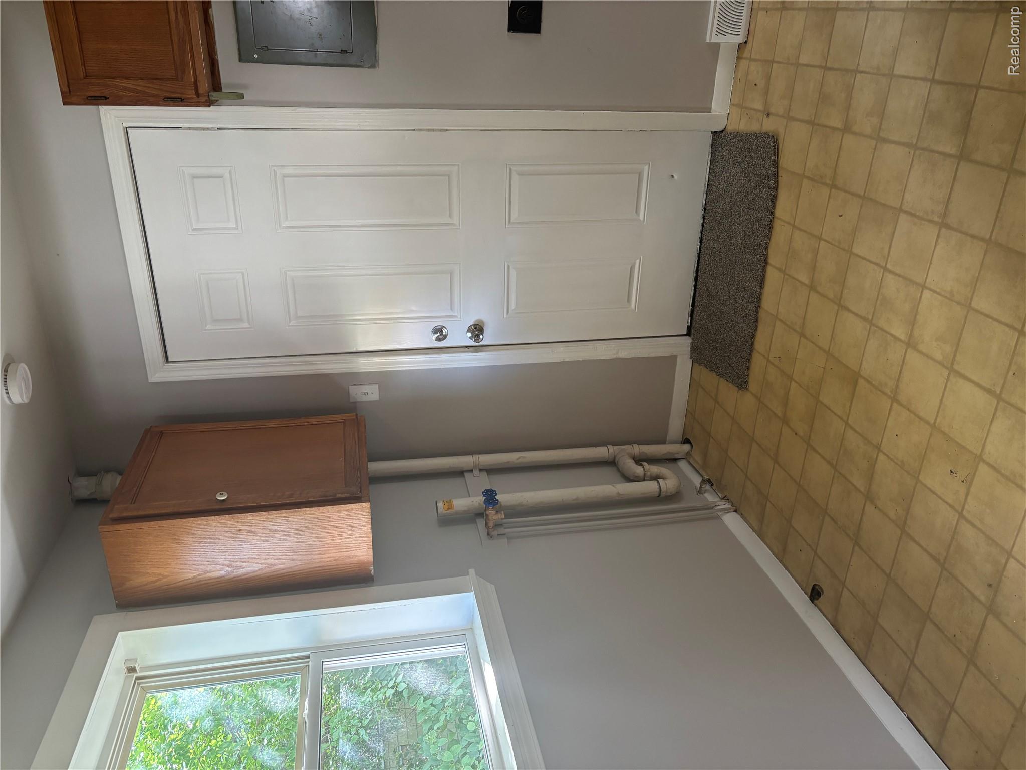 2836 Thom Street Property Photo 11