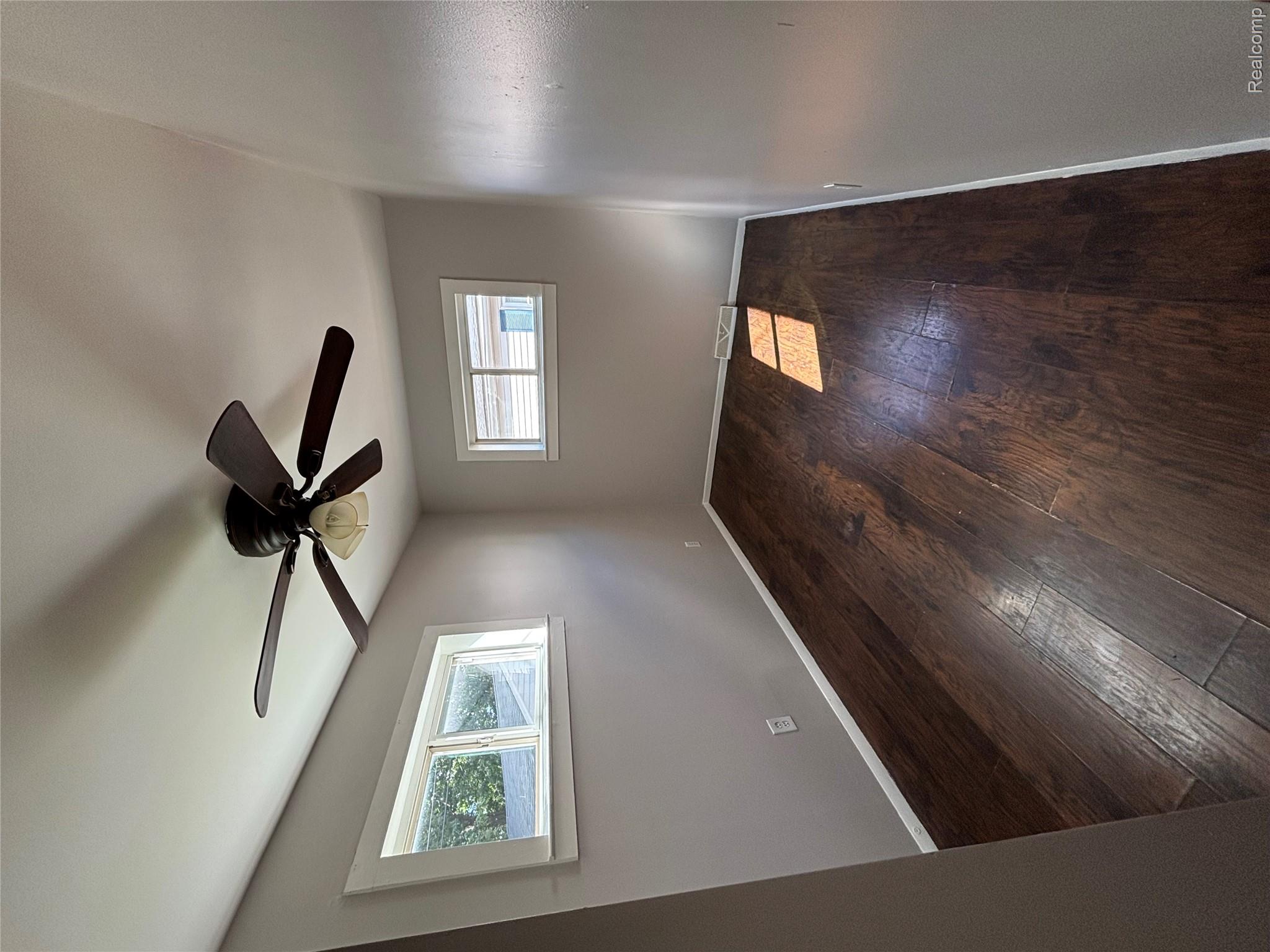 2836 Thom Street Property Photo 14