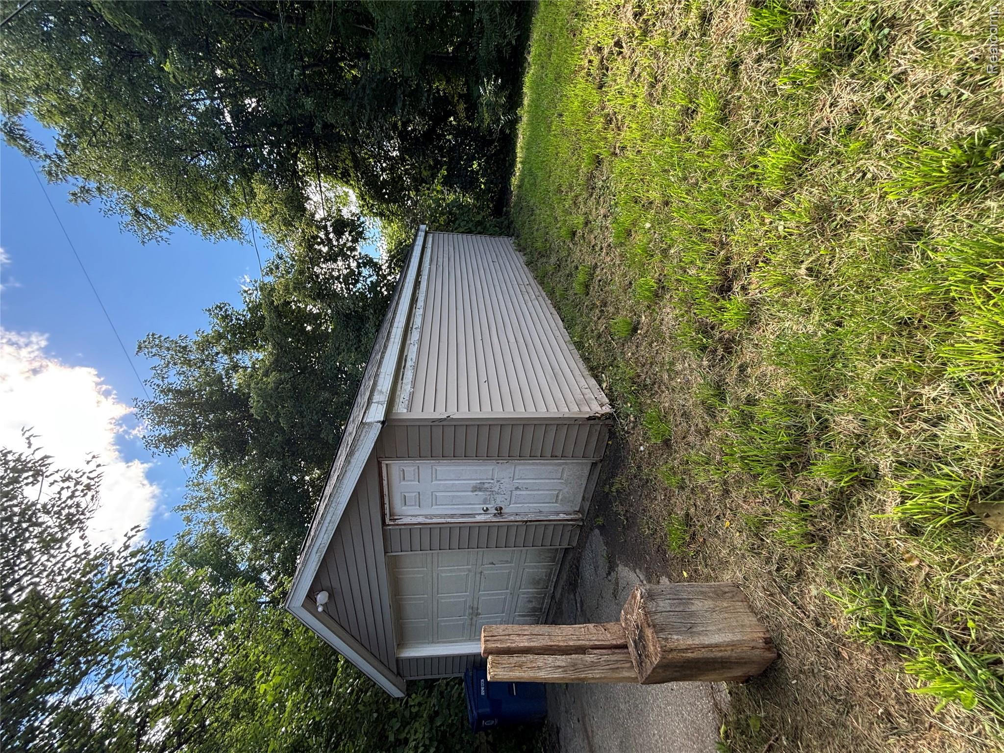 2836 Thom Street Property Photo 16