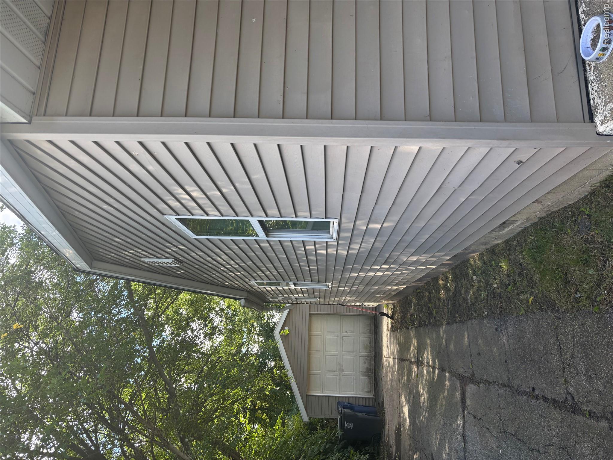 2836 Thom Street Property Photo 17