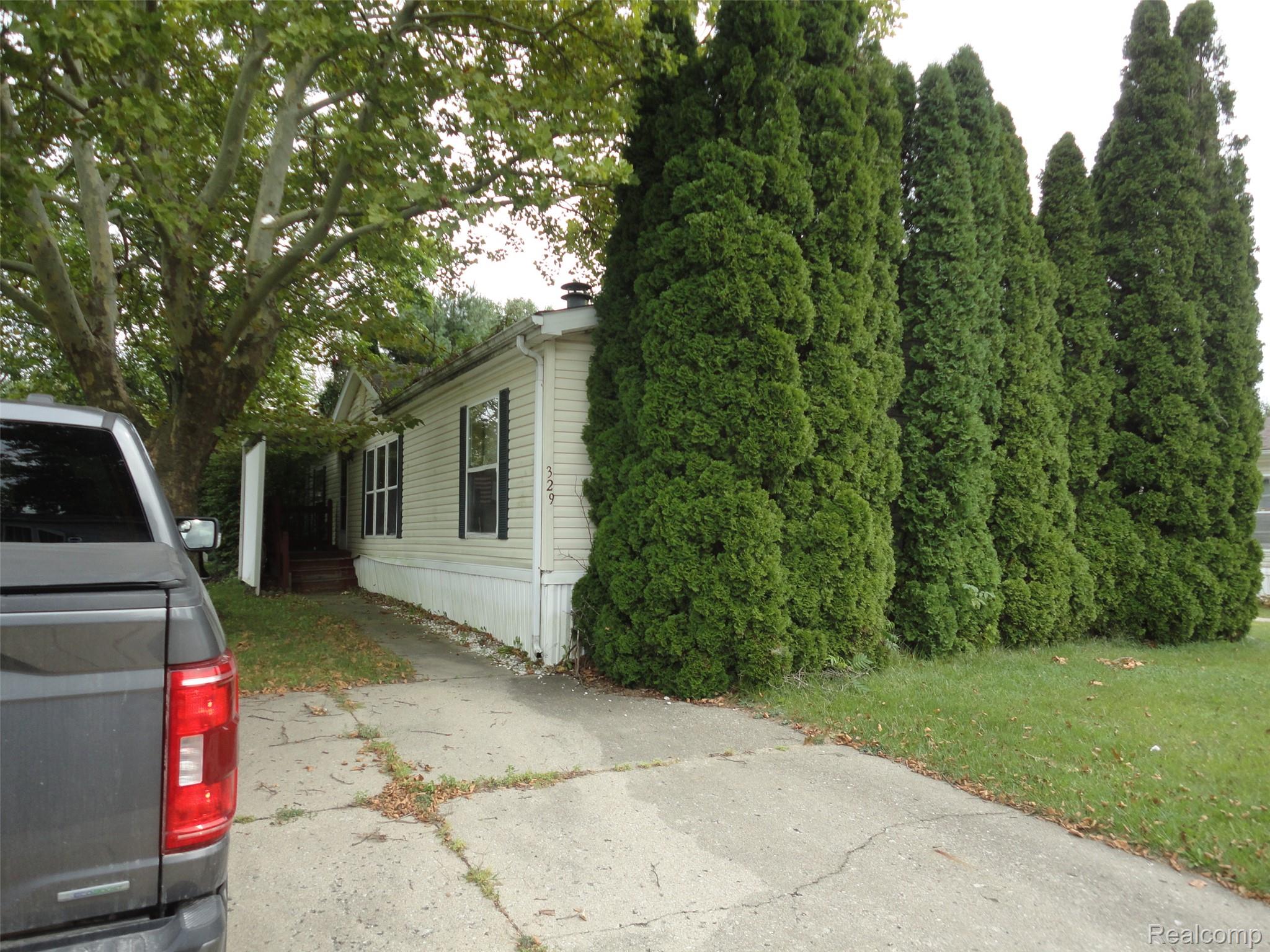 329 Edinborough Street Property Photo 5
