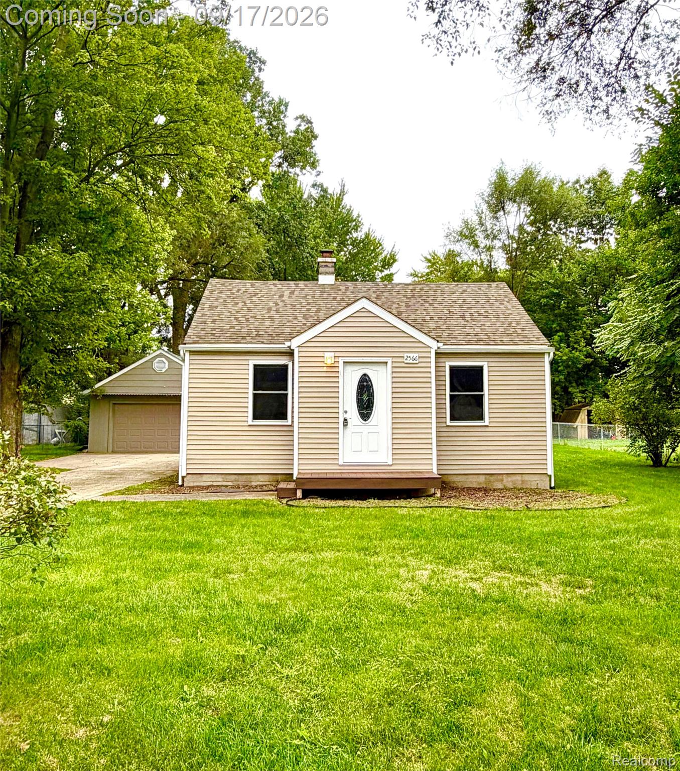 2566 Lee Avenue Property Photo 1