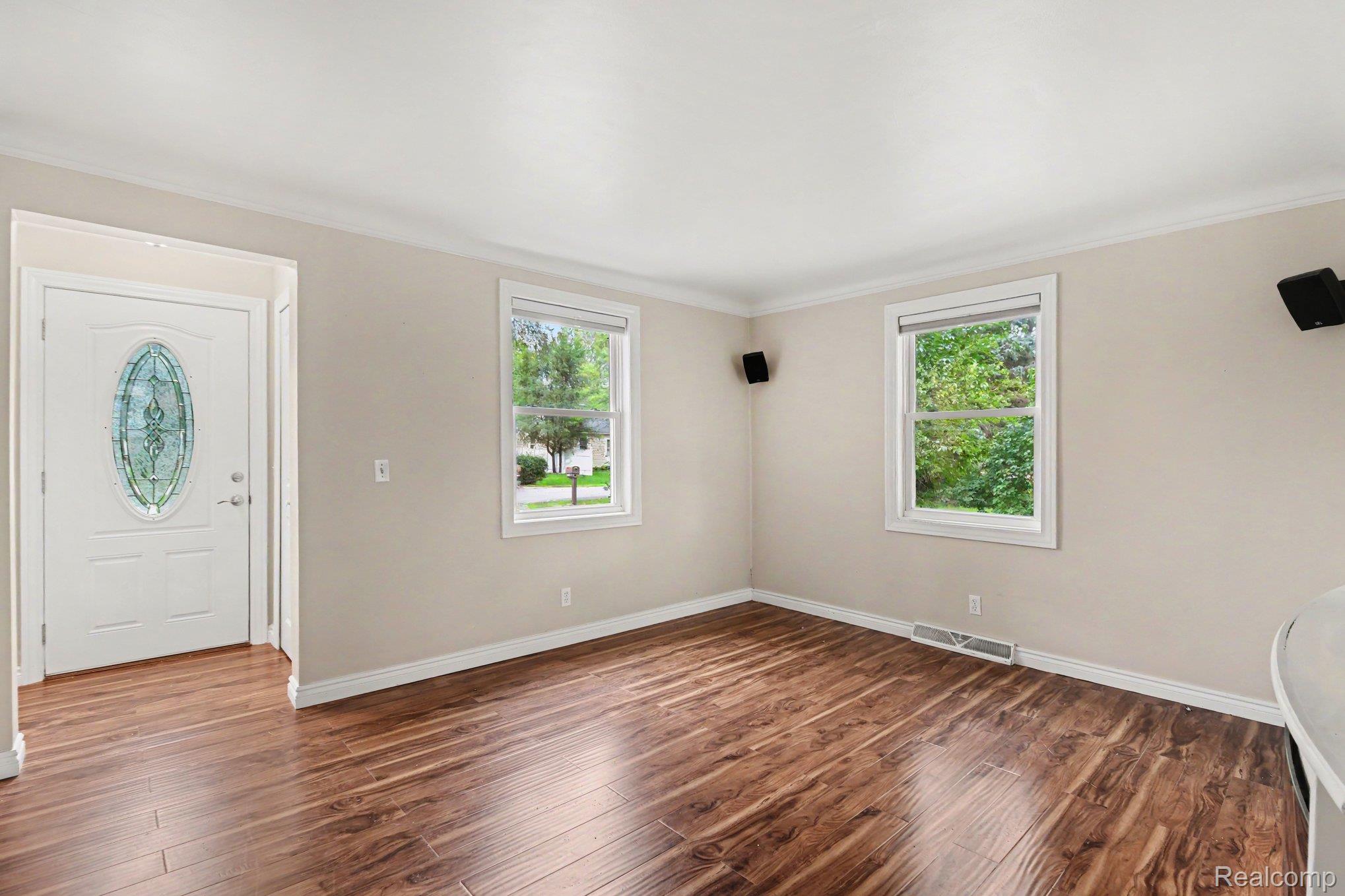 2566 Lee Avenue Property Photo 5
