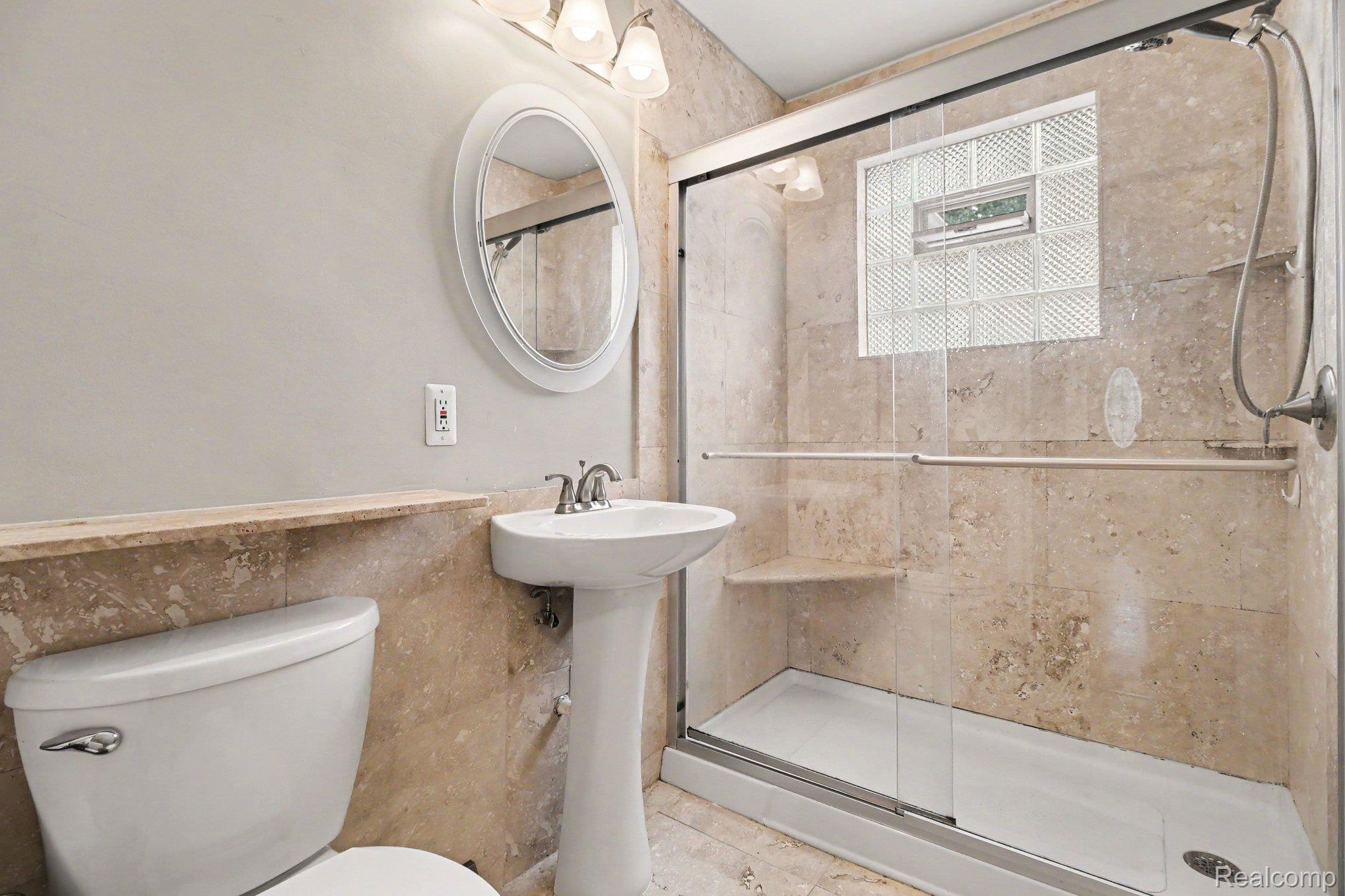 2566 Lee Avenue Property Photo 23