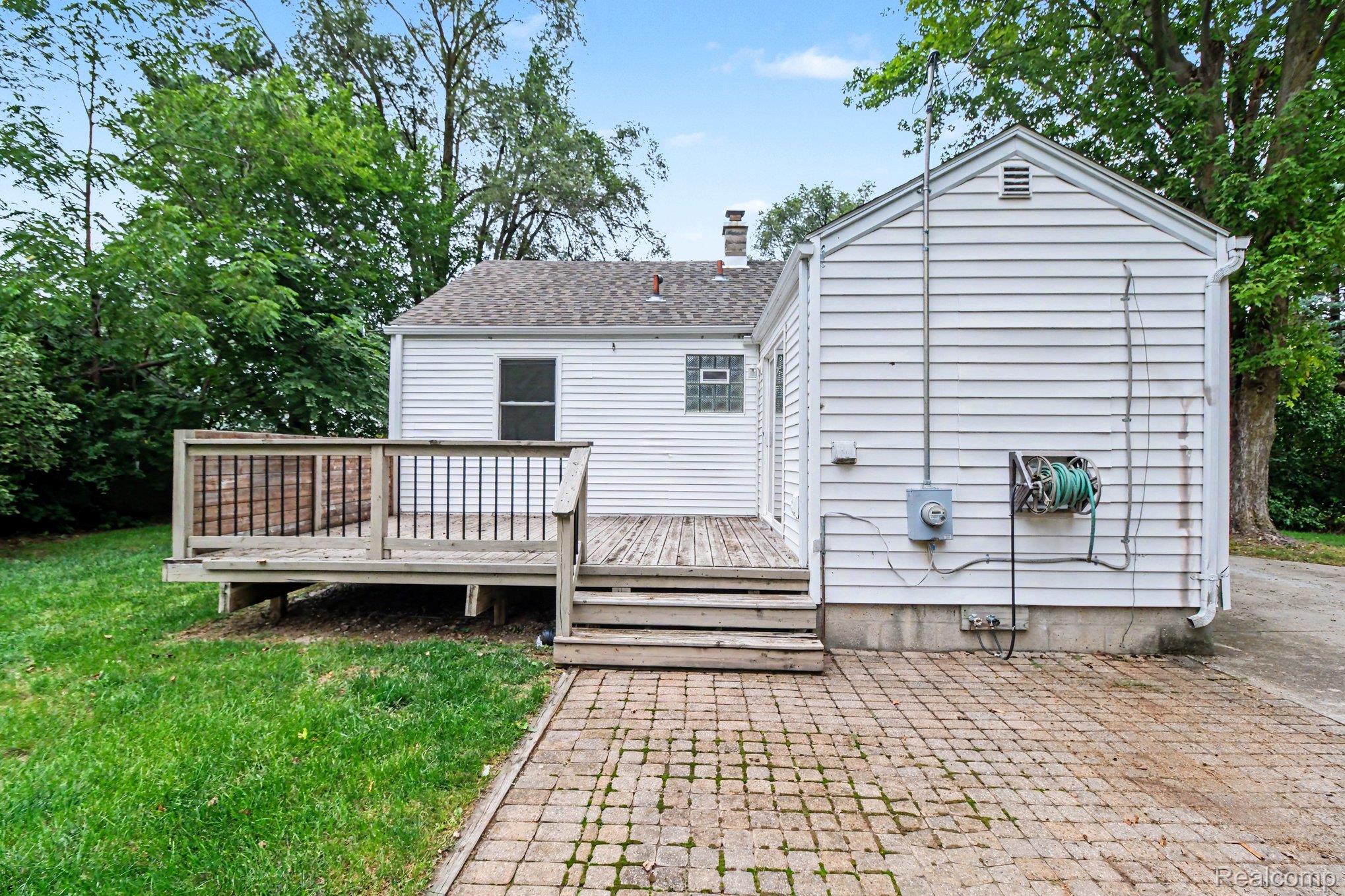 2566 Lee Avenue Property Photo 29
