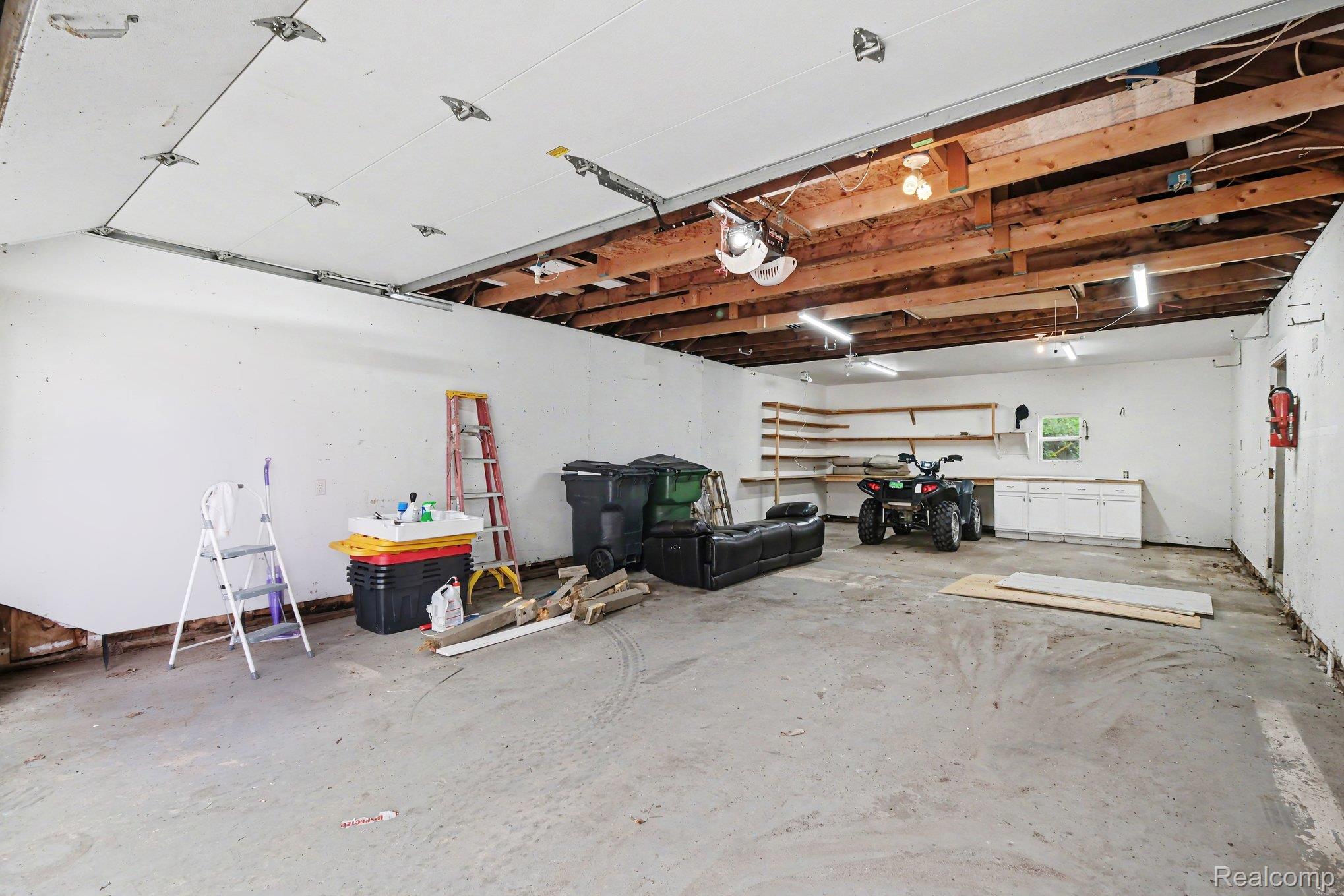 2566 Lee Avenue Property Photo 31