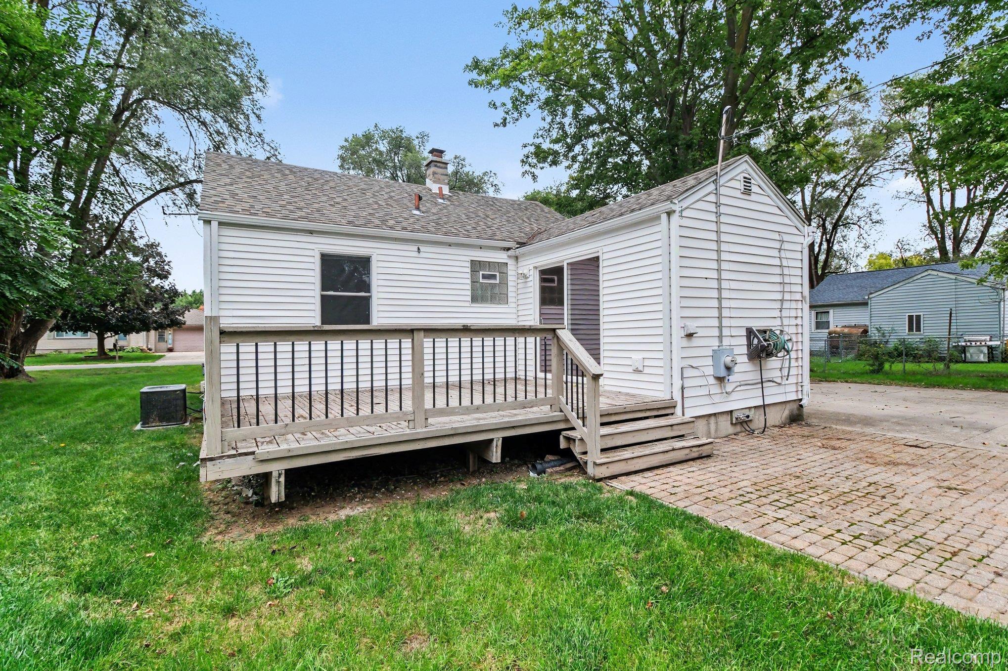 2566 Lee Avenue Property Photo 32