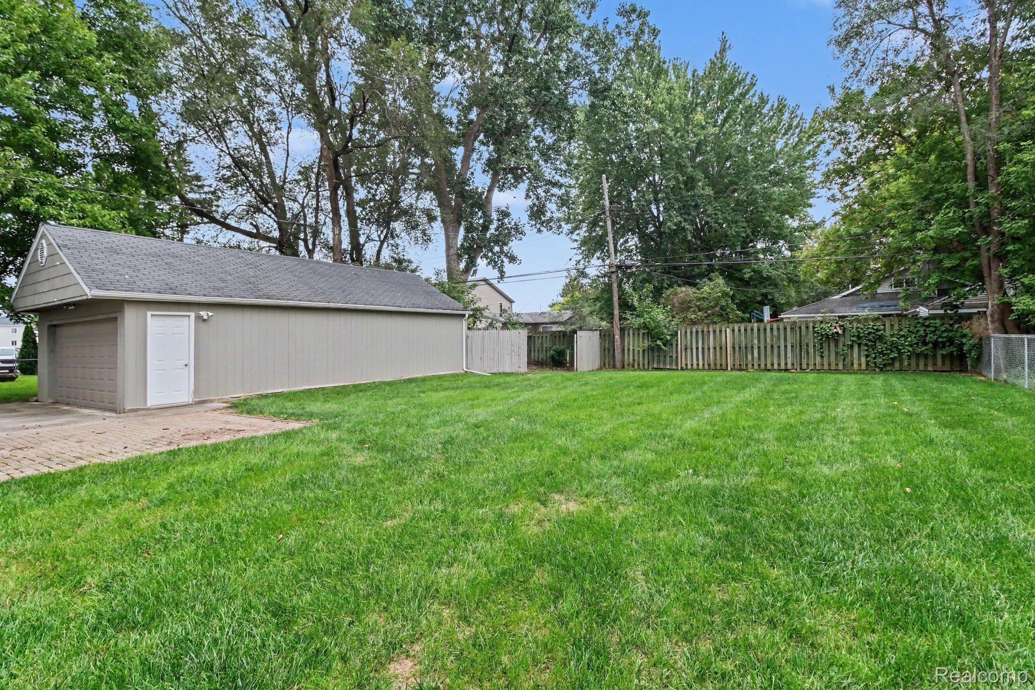 2566 Lee Avenue Property Photo 33