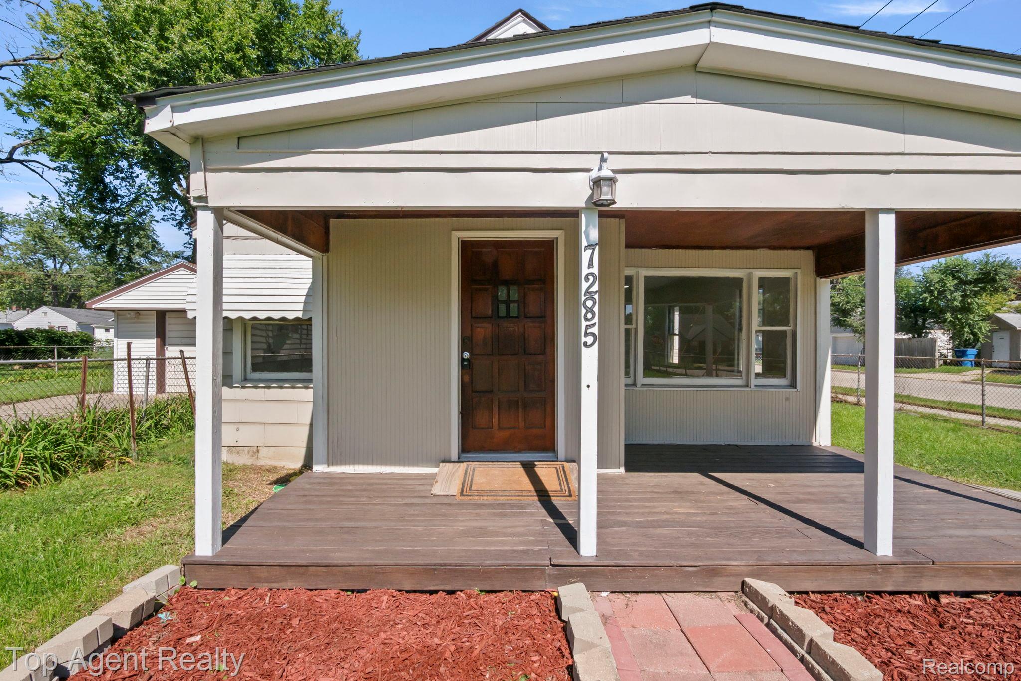 7285 Prospect Avenue Property Photo 2