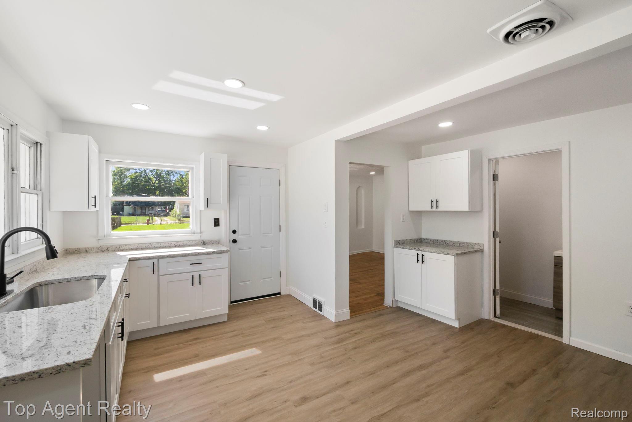 7285 Prospect Avenue Property Photo 9