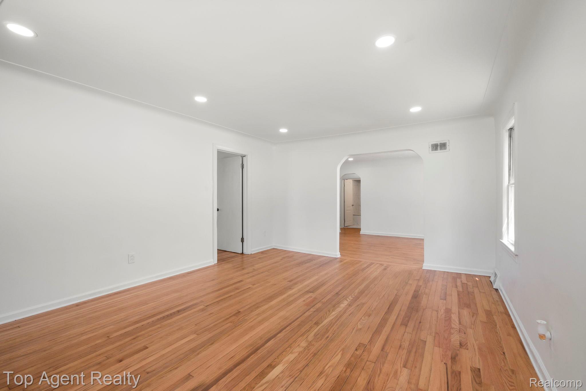 7285 Prospect Avenue Property Photo 10