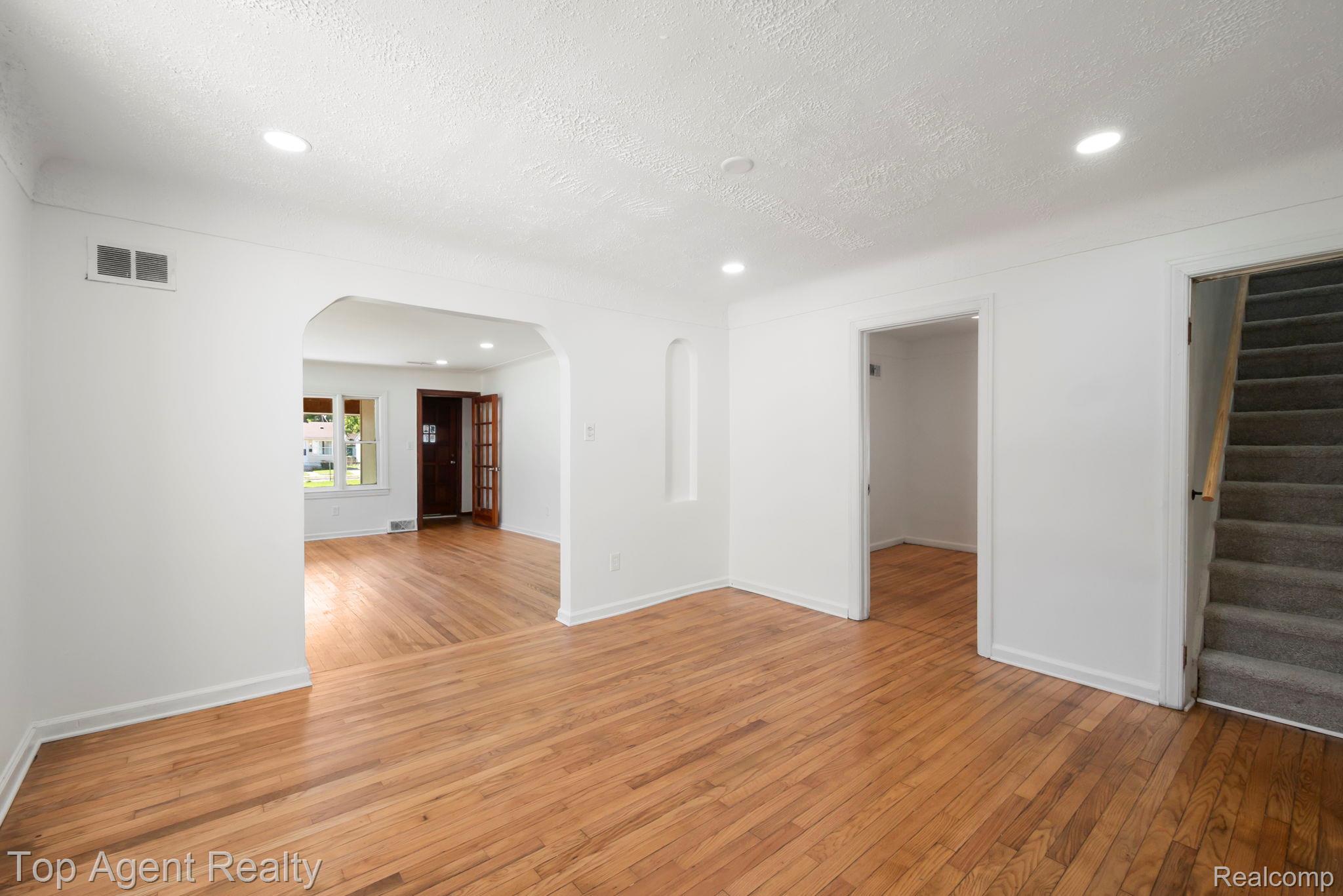 7285 Prospect Avenue Property Photo 15