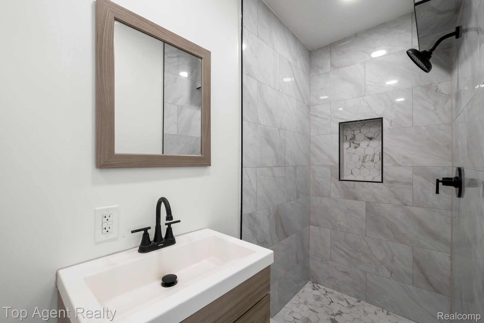 7285 Prospect Avenue Property Photo 16