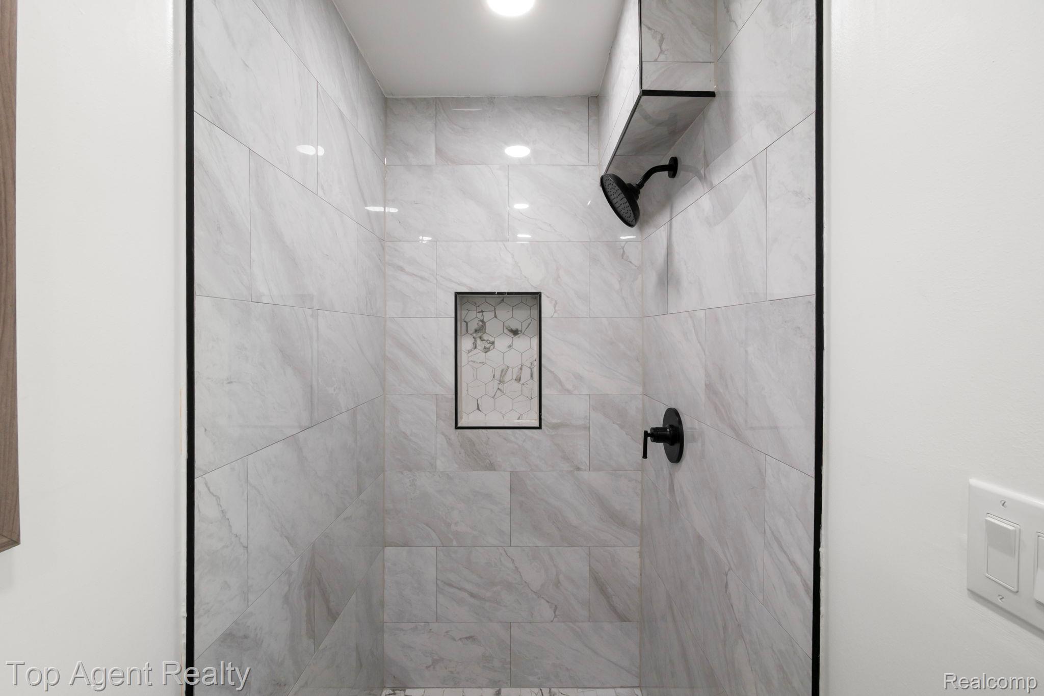 7285 Prospect Avenue Property Photo 17