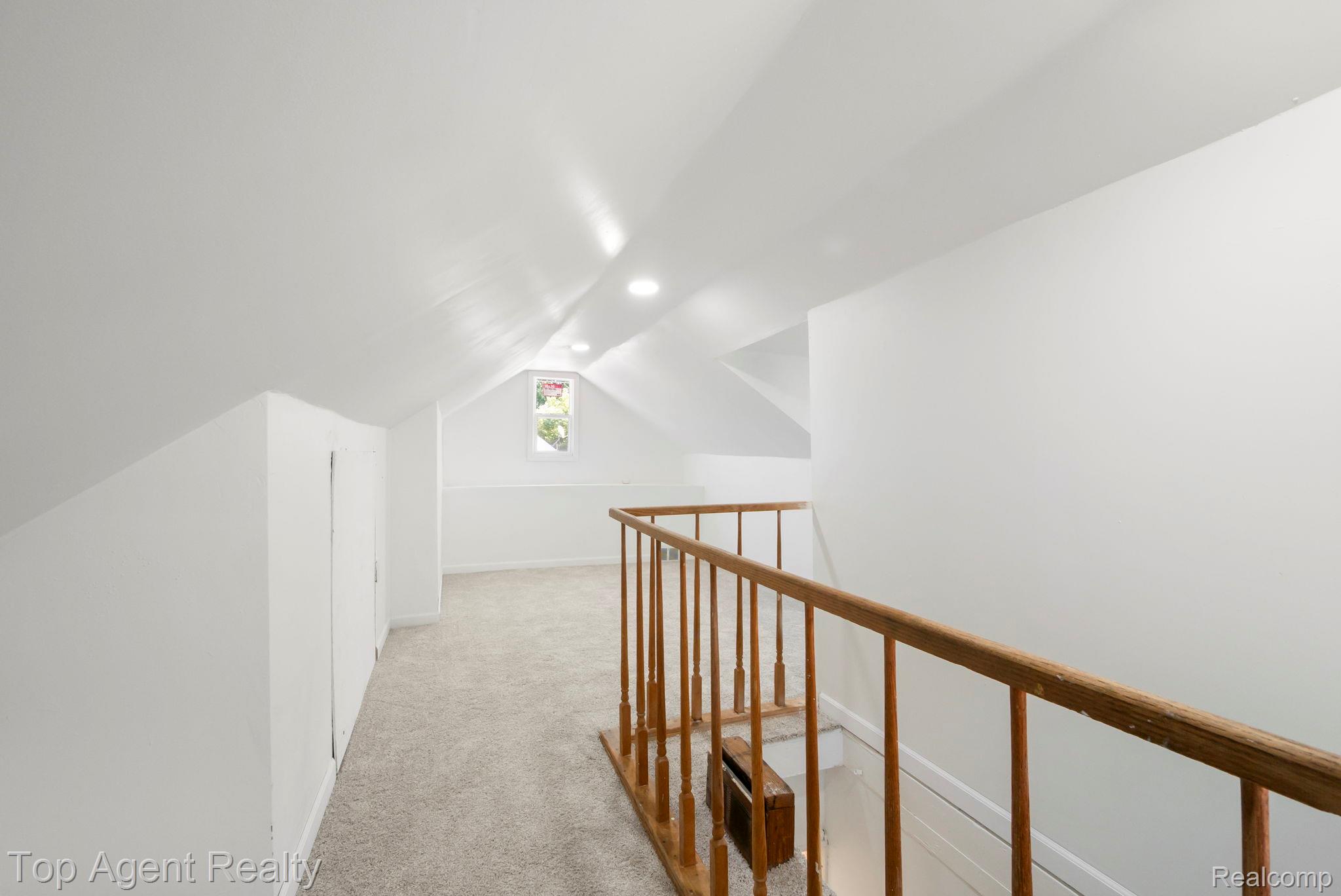 7285 Prospect Avenue Property Photo 24