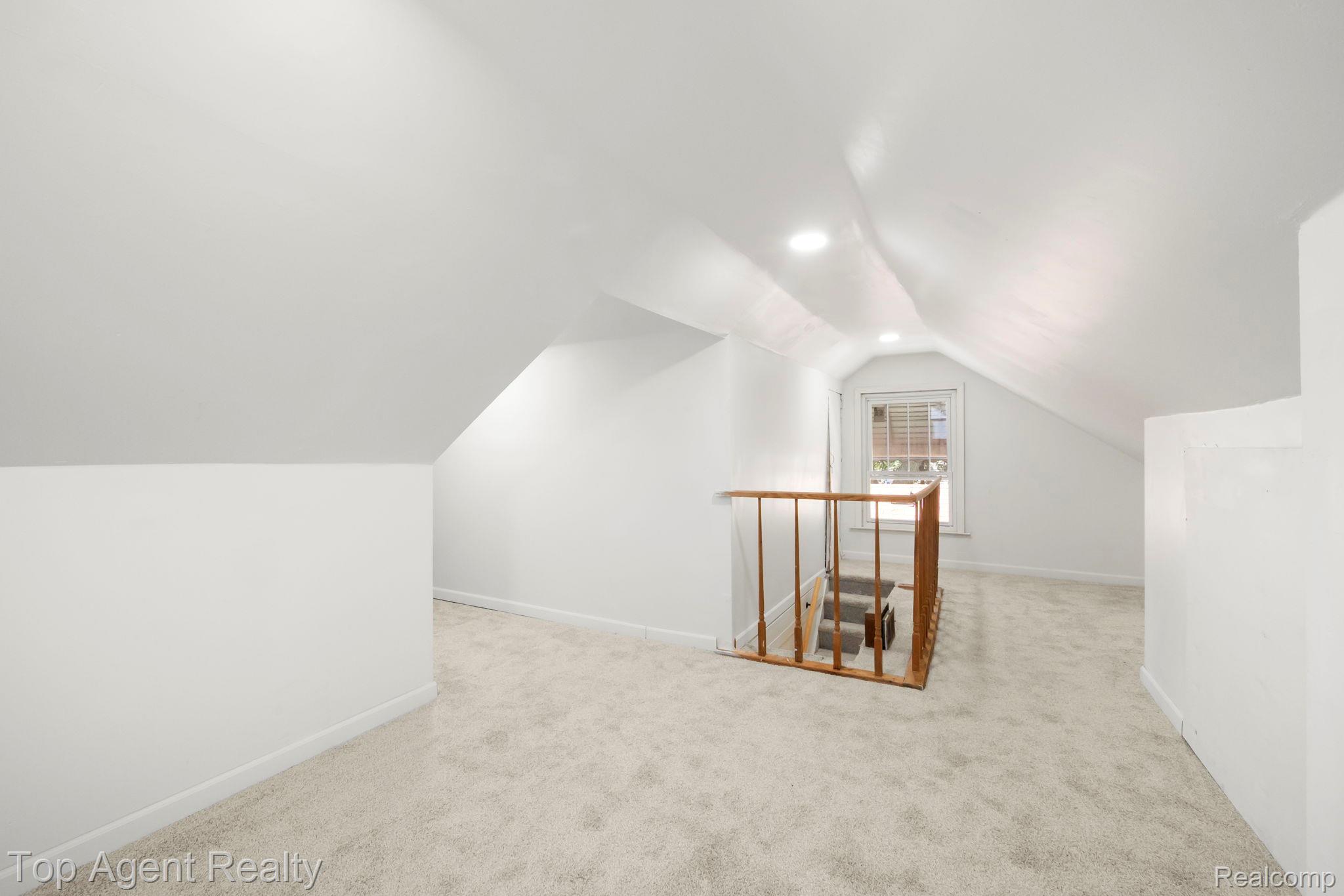7285 Prospect Avenue Property Photo 25