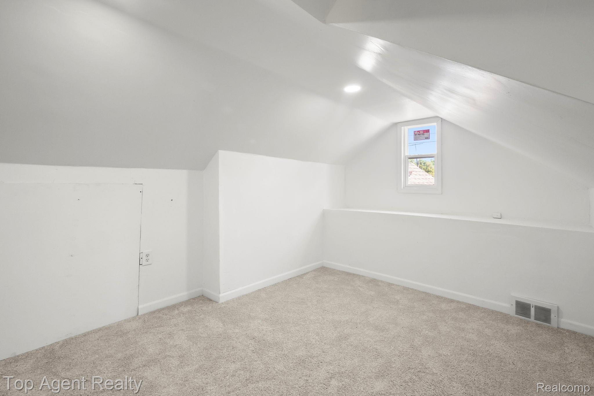 7285 Prospect Avenue Property Photo 27