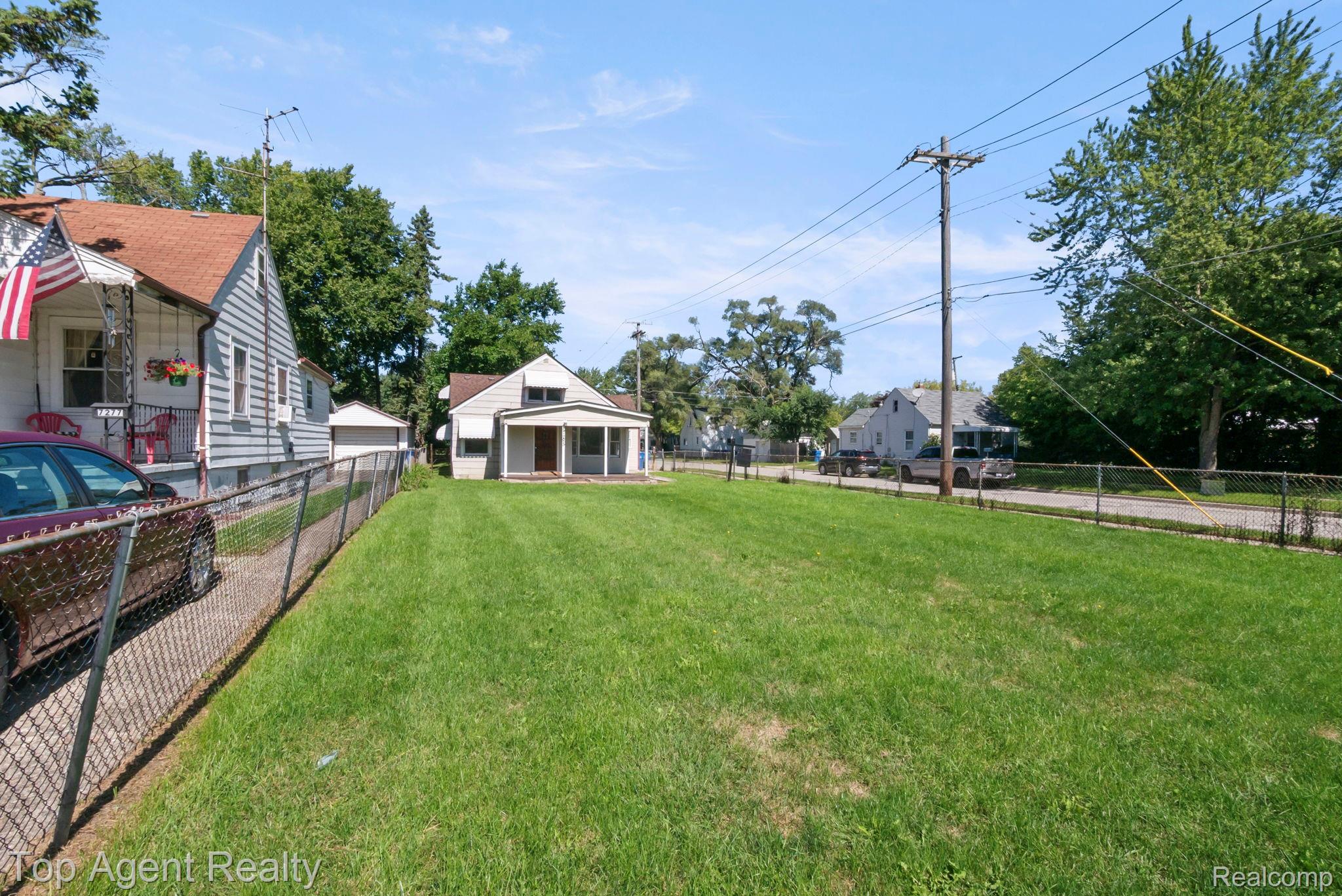 7285 Prospect Avenue Property Photo 38