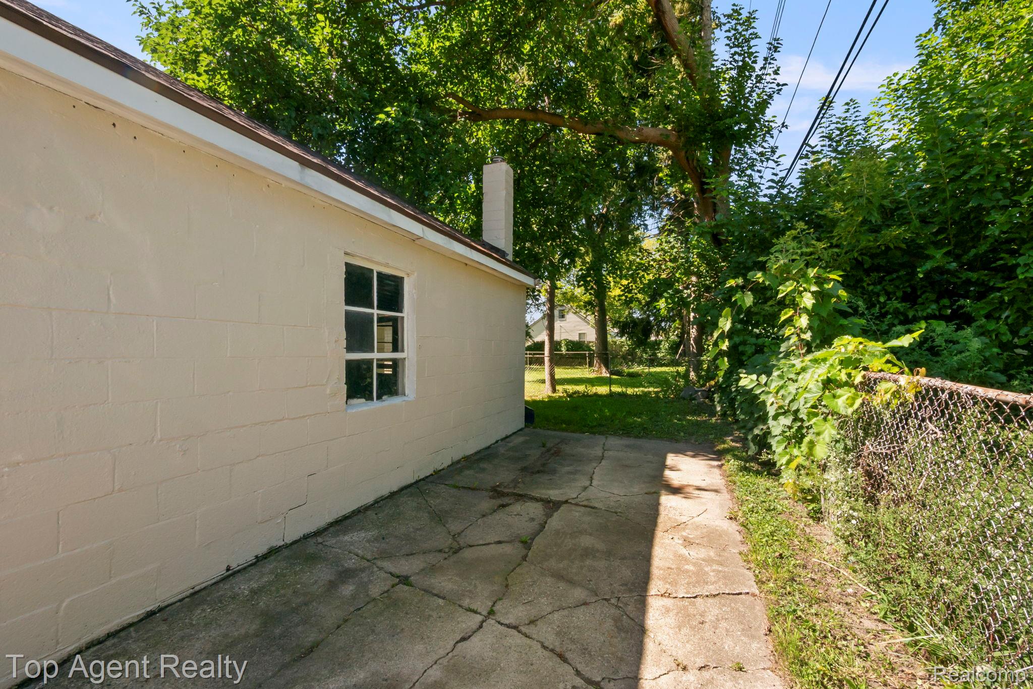 7285 Prospect Avenue Property Photo 41