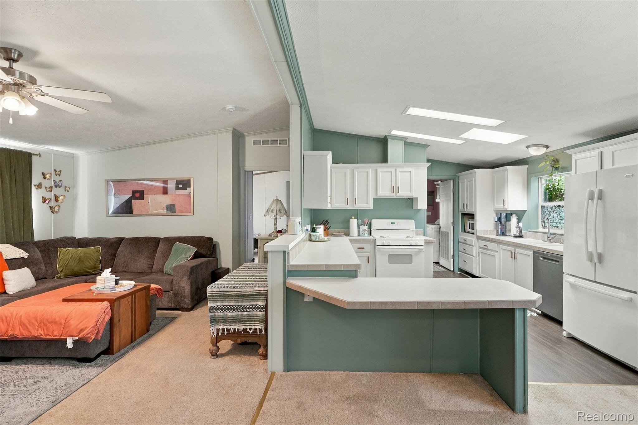 28034 Charlemagne Property Photo 10