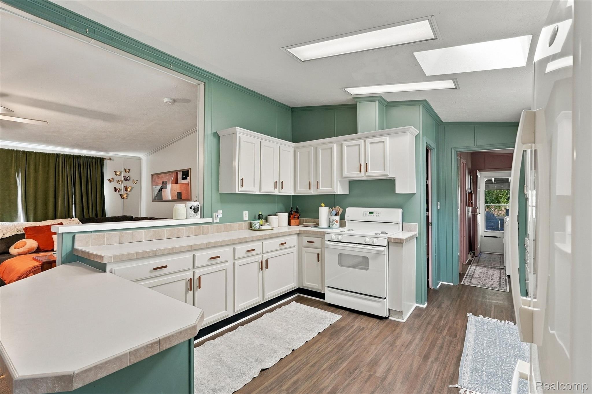 28034 Charlemagne Property Photo 11