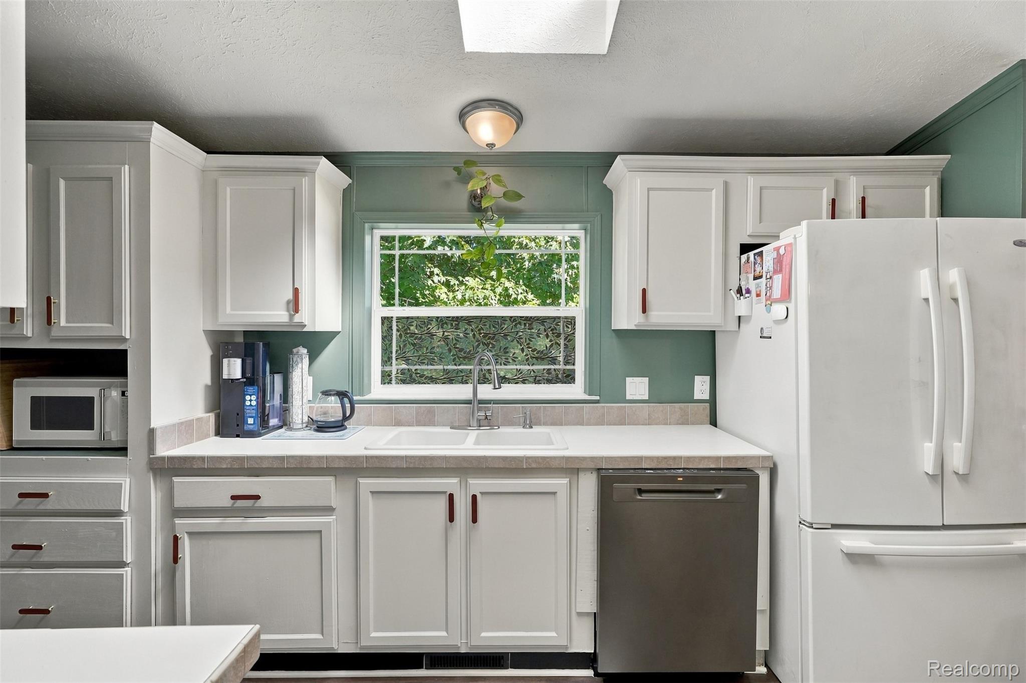 28034 Charlemagne Property Photo 12
