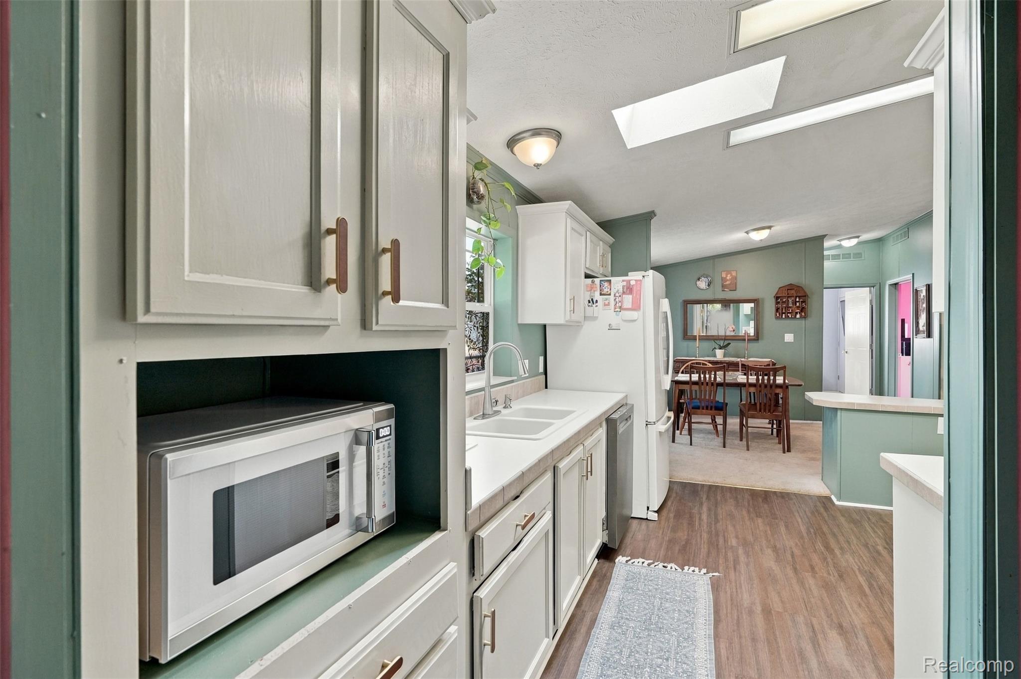 28034 Charlemagne Property Photo 14