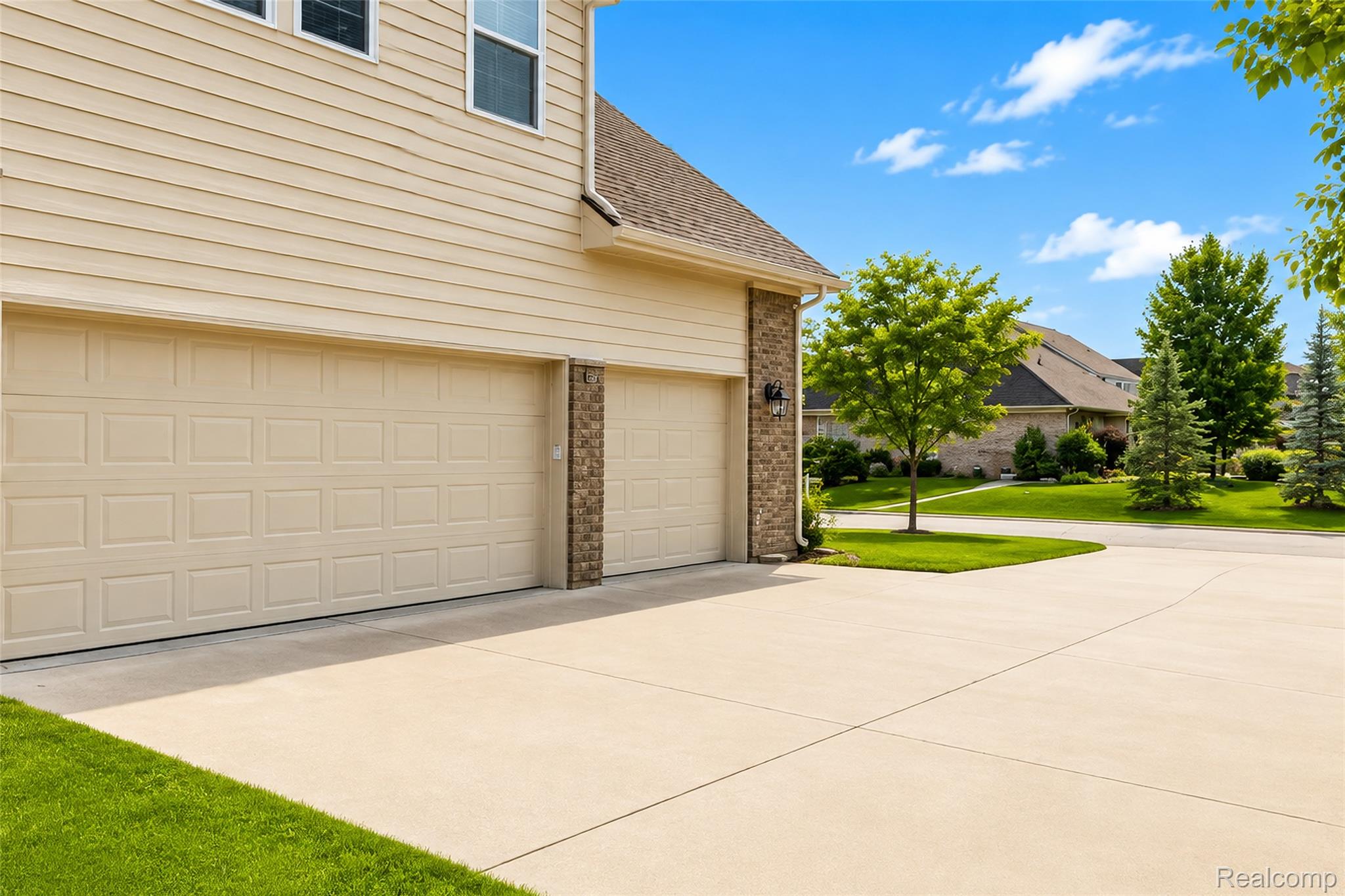 54908 N Grenelefe Circle Property Photo 4
