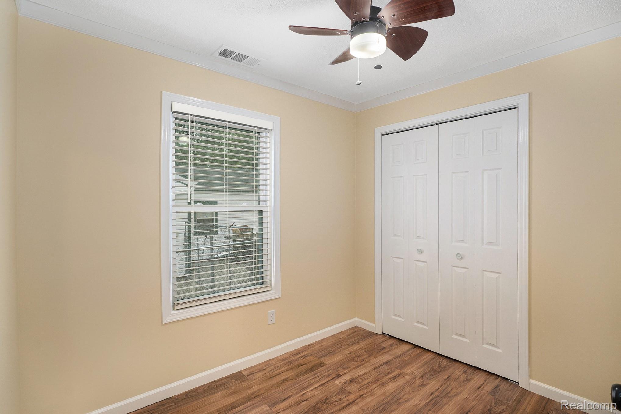 2182 E Boatfield Avenue Property Photo 5
