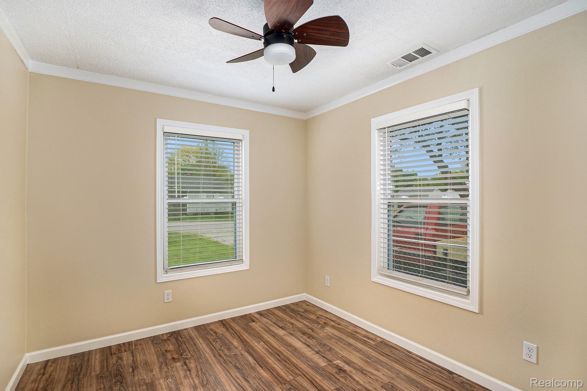 2182 E Boatfield Avenue Property Photo 6
