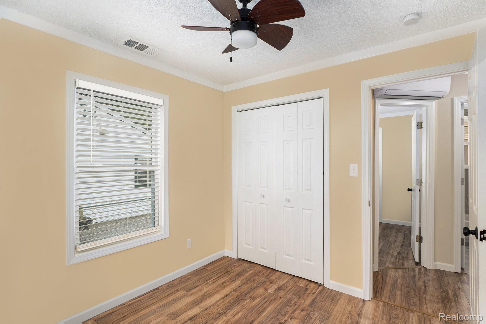 2182 E Boatfield Avenue Property Photo 7