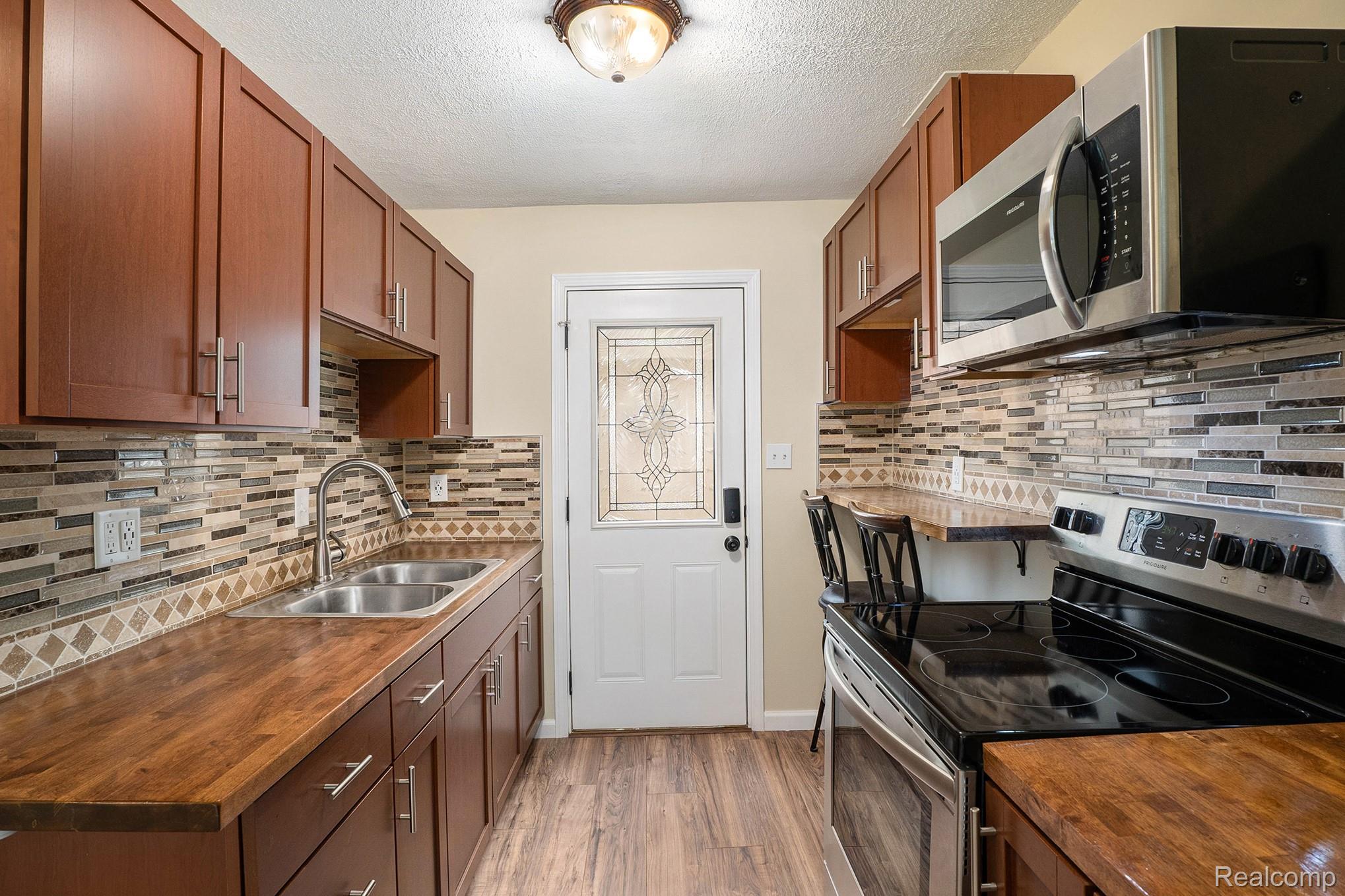 2182 E Boatfield Avenue Property Photo 11