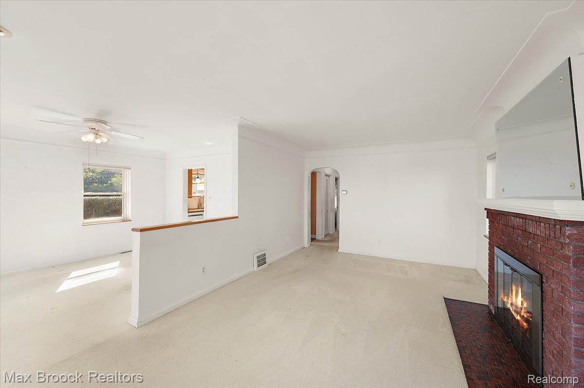 22665 Madison Street Property Photo 6