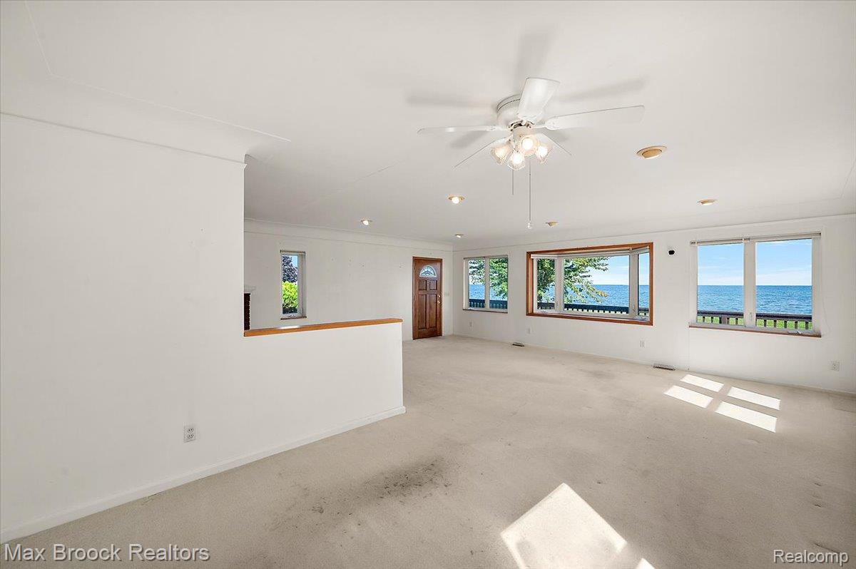 22665 Madison Street Property Photo 8